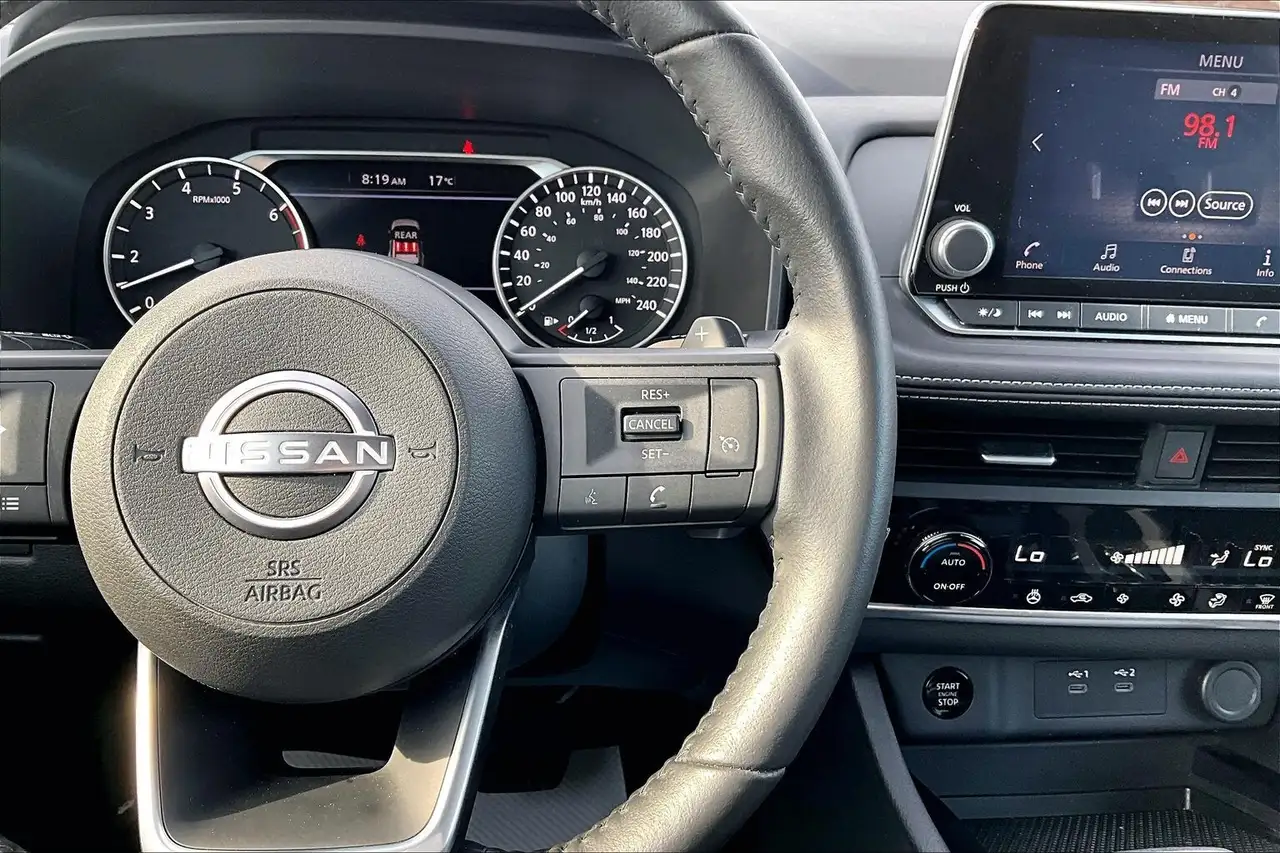 Nissan Rogue снимка Nissan Rogue