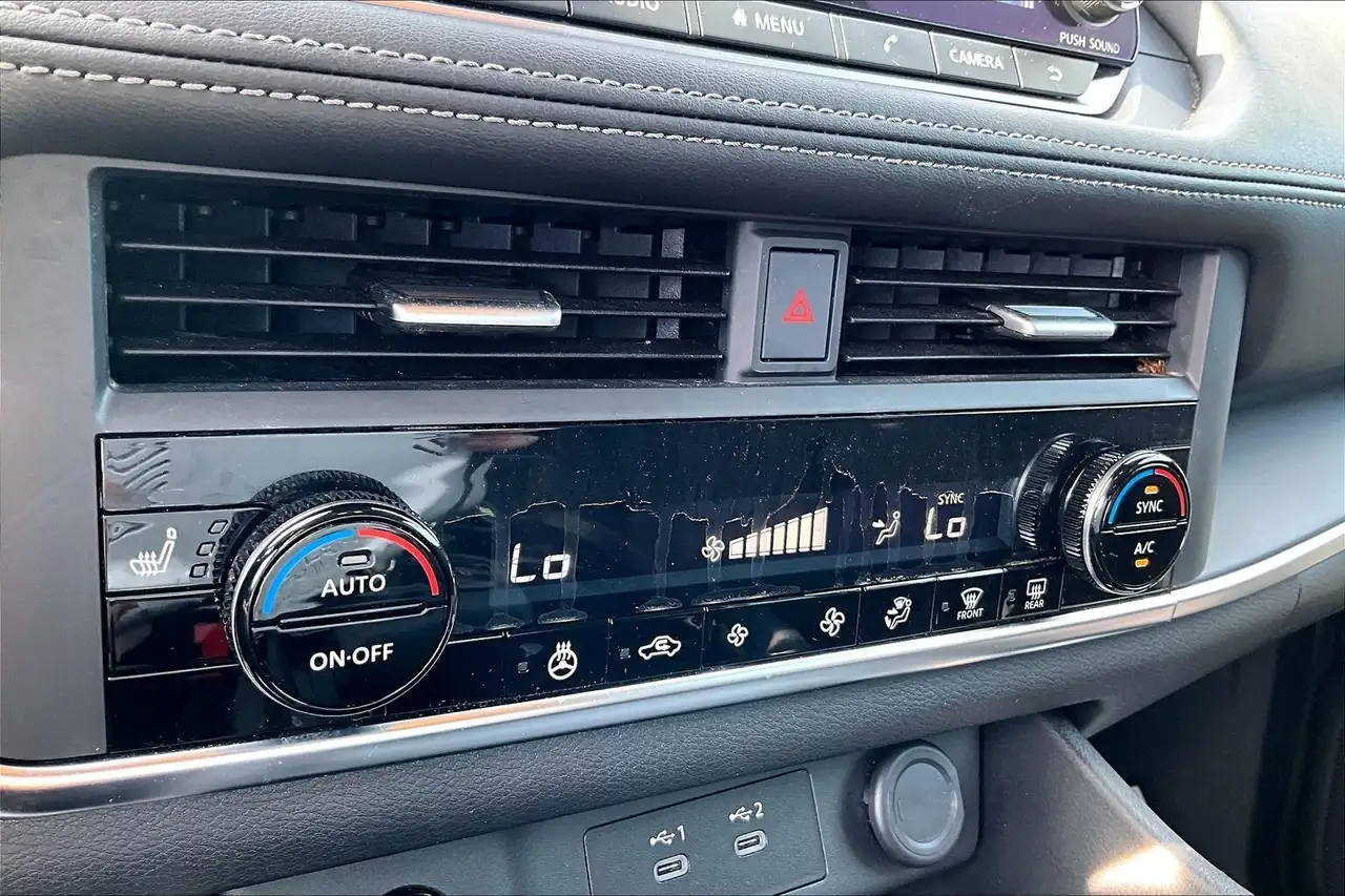 Nissan Rogue снимка Nissan Rogue