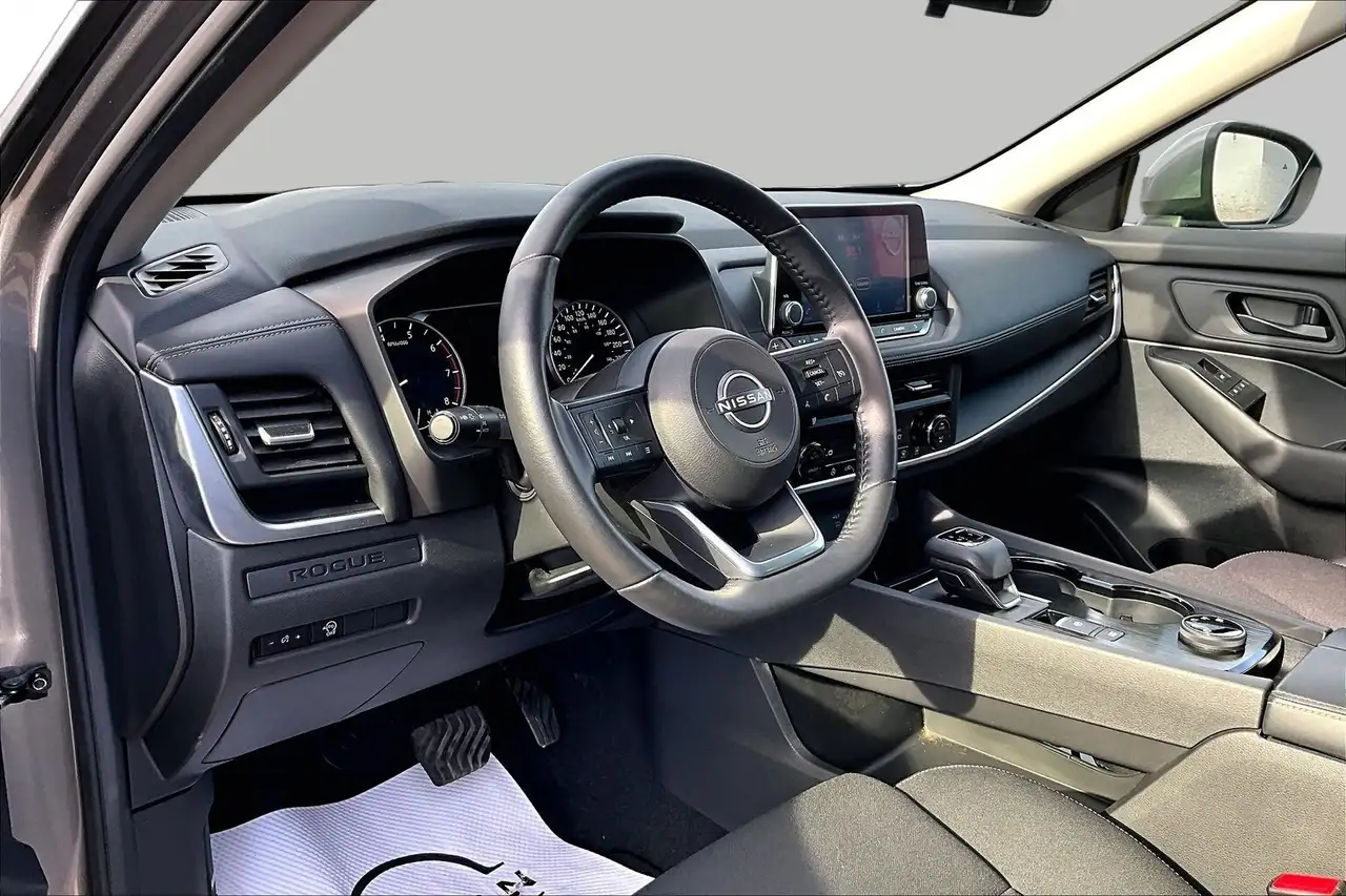 Nissan Rogue снимка Nissan Rogue