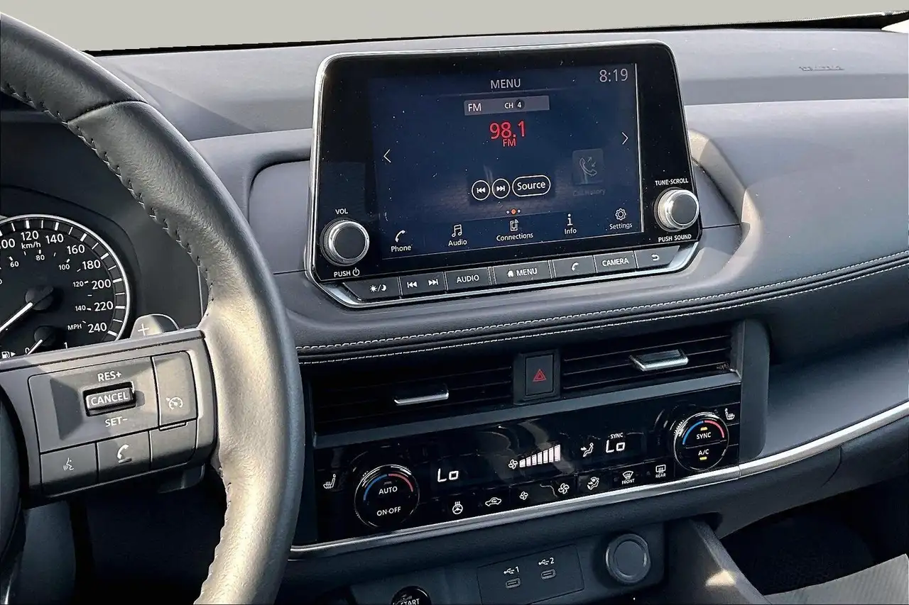 Nissan Rogue снимка Nissan Rogue