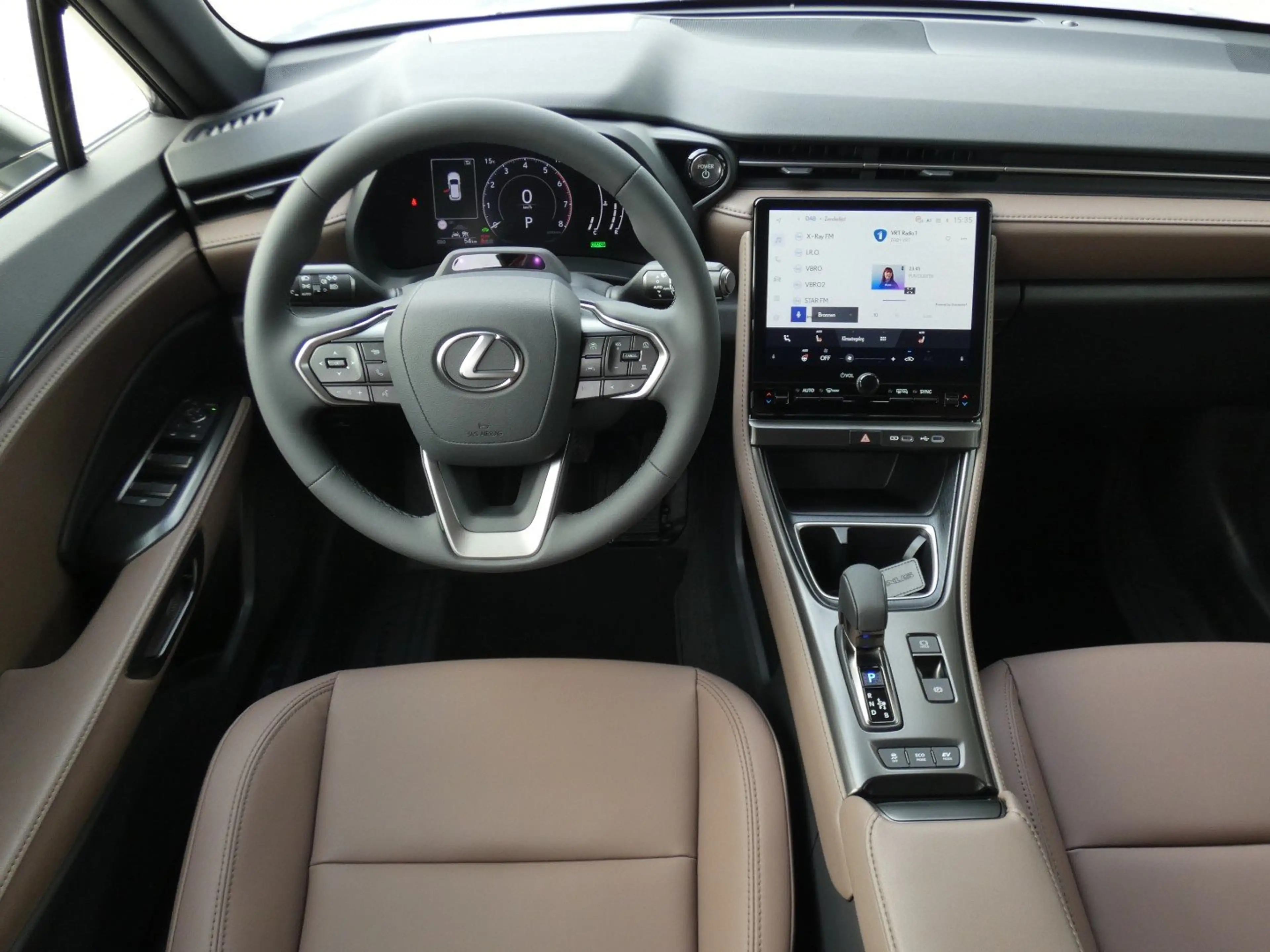 Lexus LBX Hybrid Elegant +LEDER +Zetelverwarming +Dodehoek — photo 8