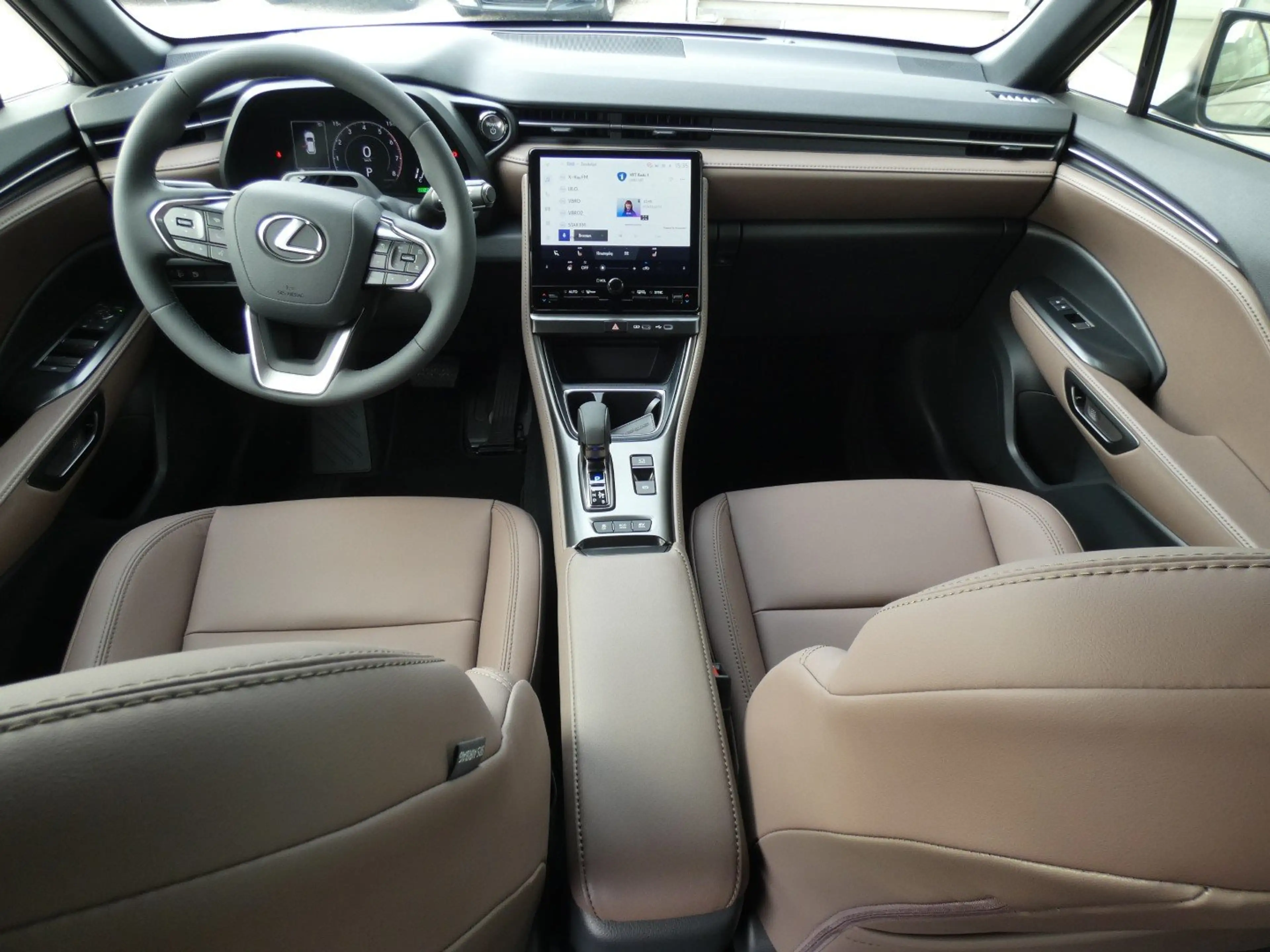 Lexus LBX Hybrid Elegant +LEDER +Zetelverwarming +Dodehoek — photo 7