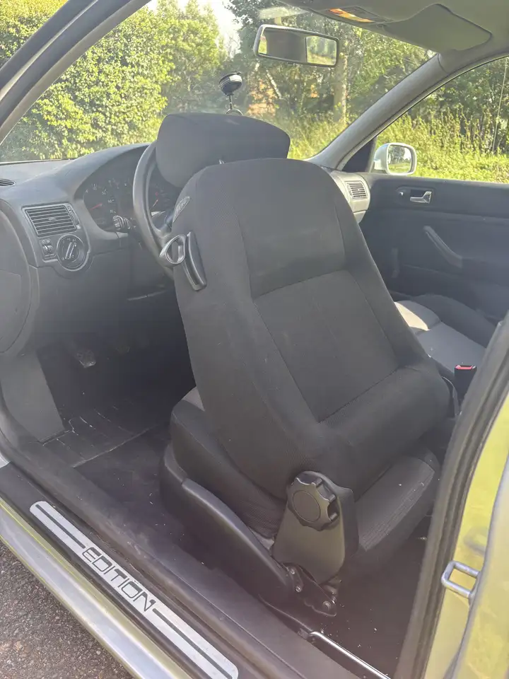 Volkswagen Golf 1.6-16V Trendline, foto 9