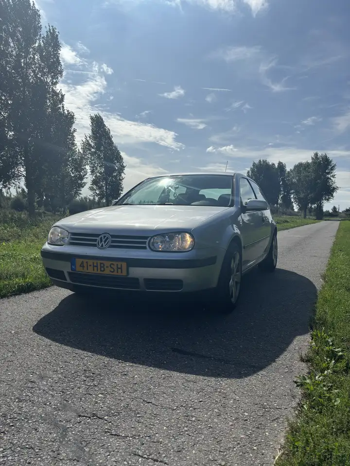 Volkswagen Golf 1.6-16V Trendline, foto 4
