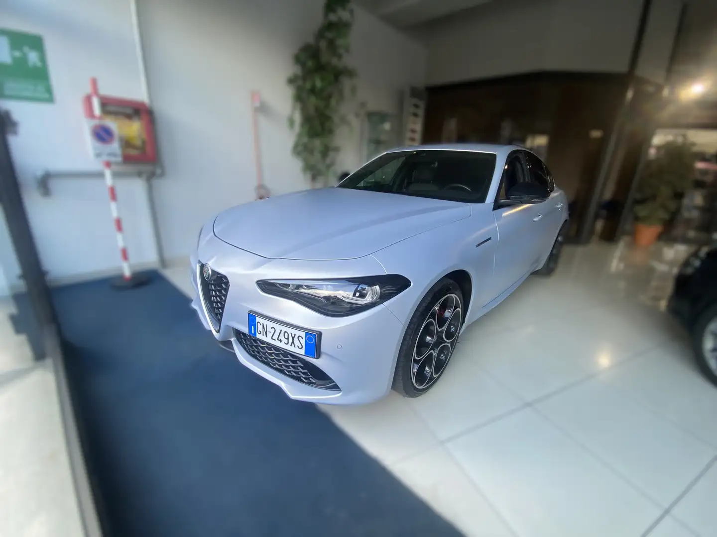 Alfa Romeo Giulia Giulia 2.0 t Competizione Q4 280cv auto Gris - 1