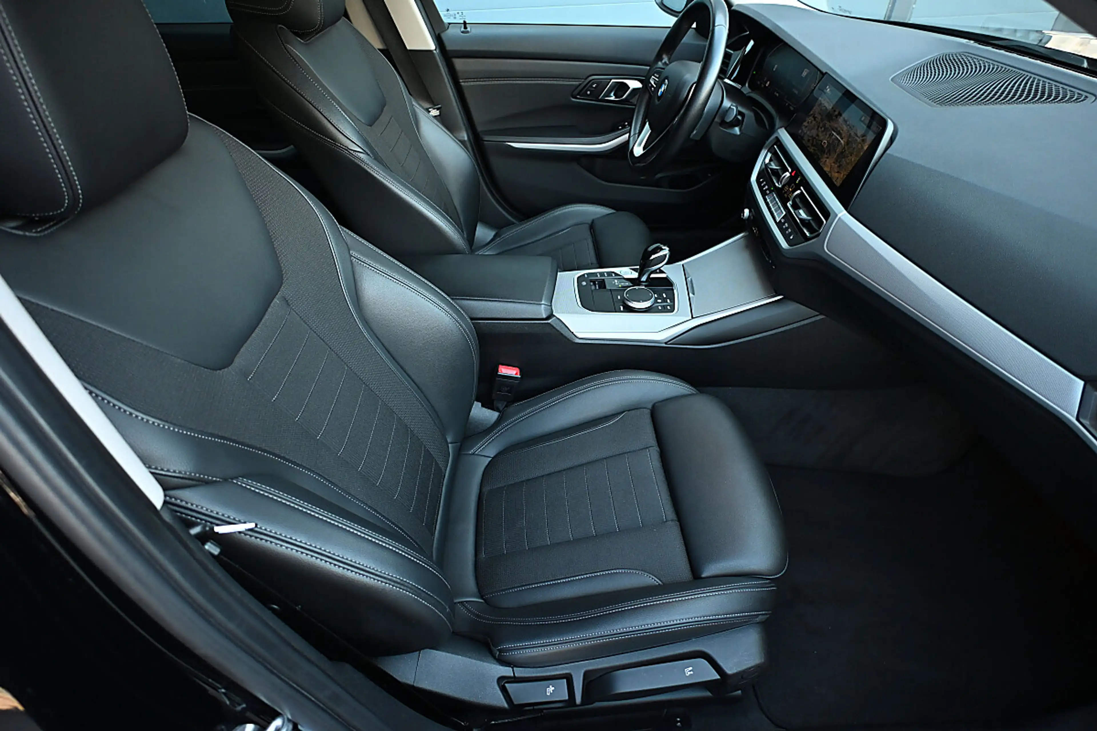 BMW 318 d 48 V Touring Aut. ACC, Sportsitze, DrivingAss... — photo 8