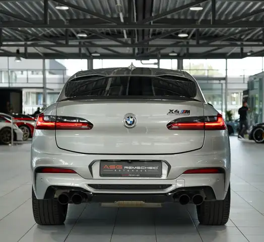 BMW X4 M view 9
