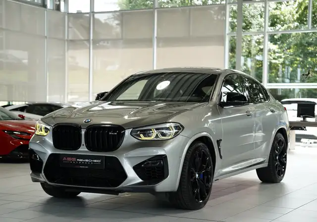 BMW X4 M view 5