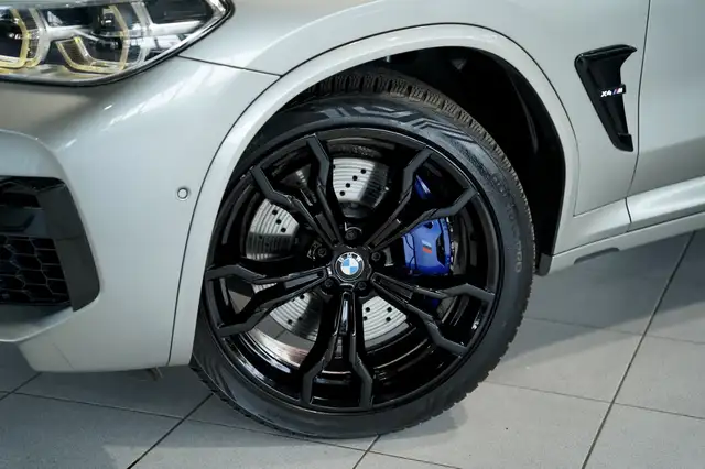 BMW X4 M view 3