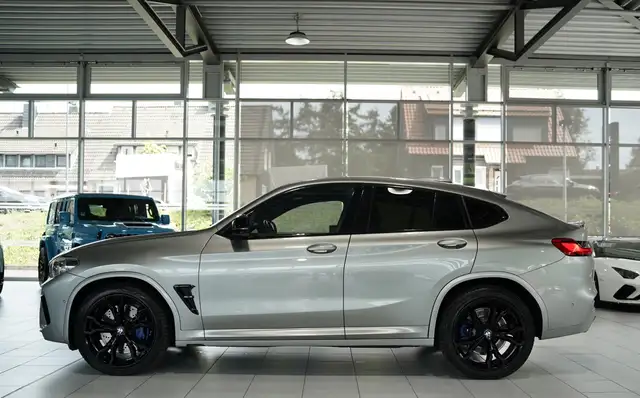 BMW X4 M view 11
