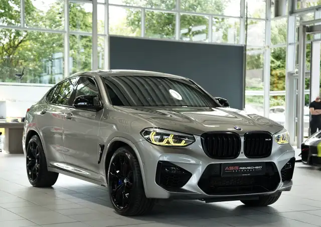 BMW X4 M view 6