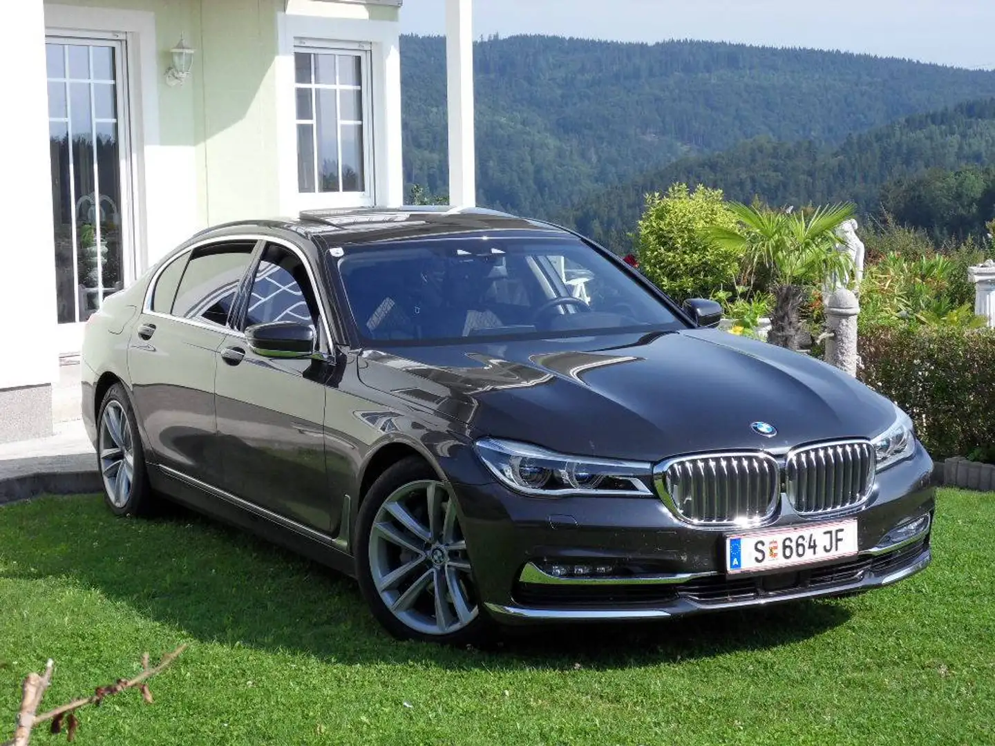 BMW 730 730Ld xDrive Lang G 12 *Voll*Eintausch eines Cabrios mit Wertausgleich ev. möglich Schwarz - 2