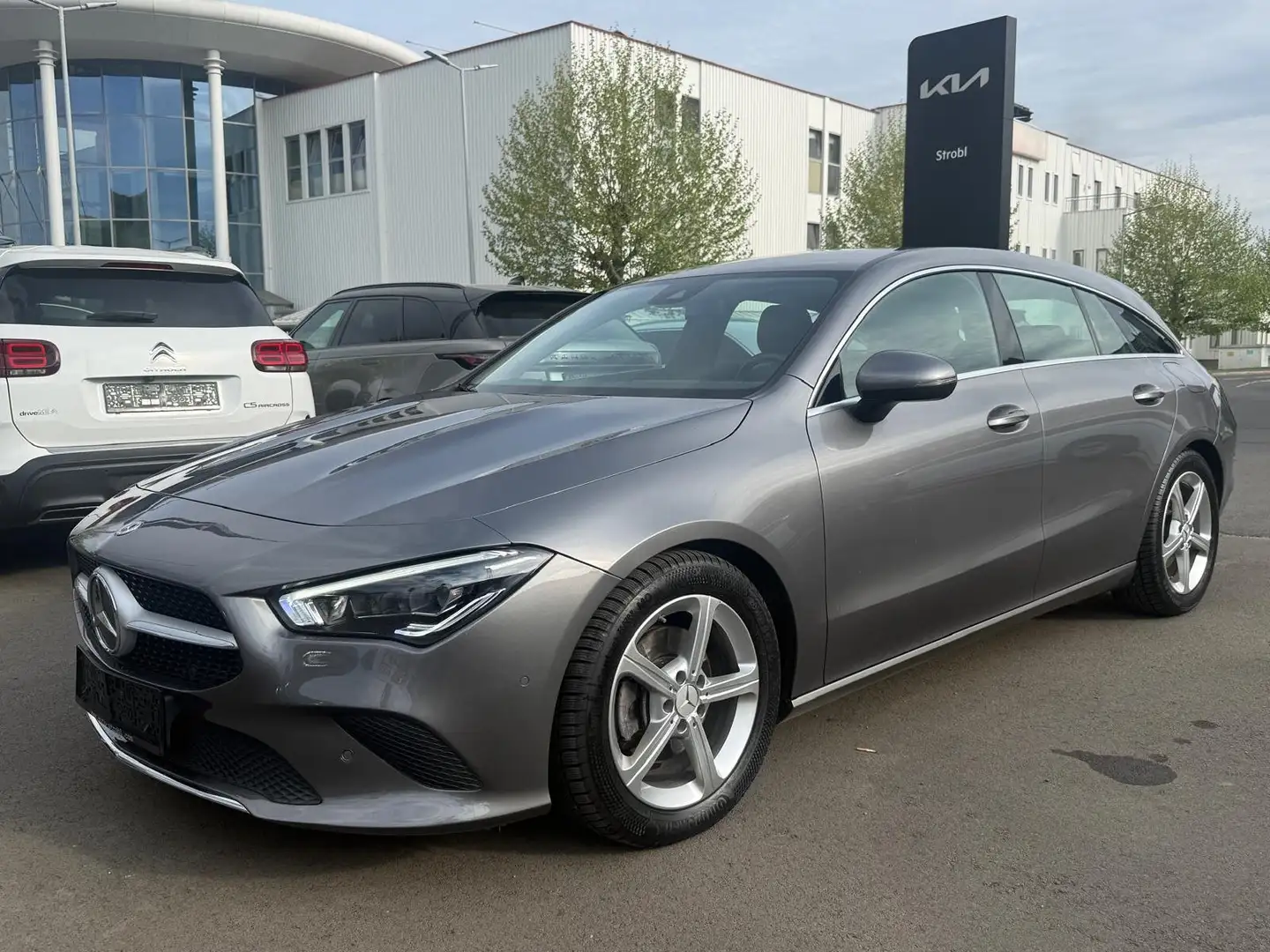 Mercedes-Benz CLA 200 CLA 200 d Shooting Brake Aut. Grau - 1