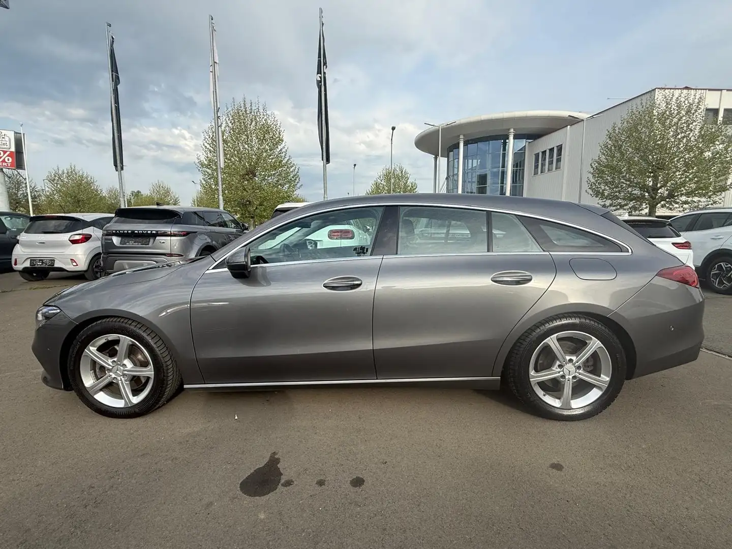 Mercedes-Benz CLA 200 CLA 200 d Shooting Brake Aut. Grau - 2