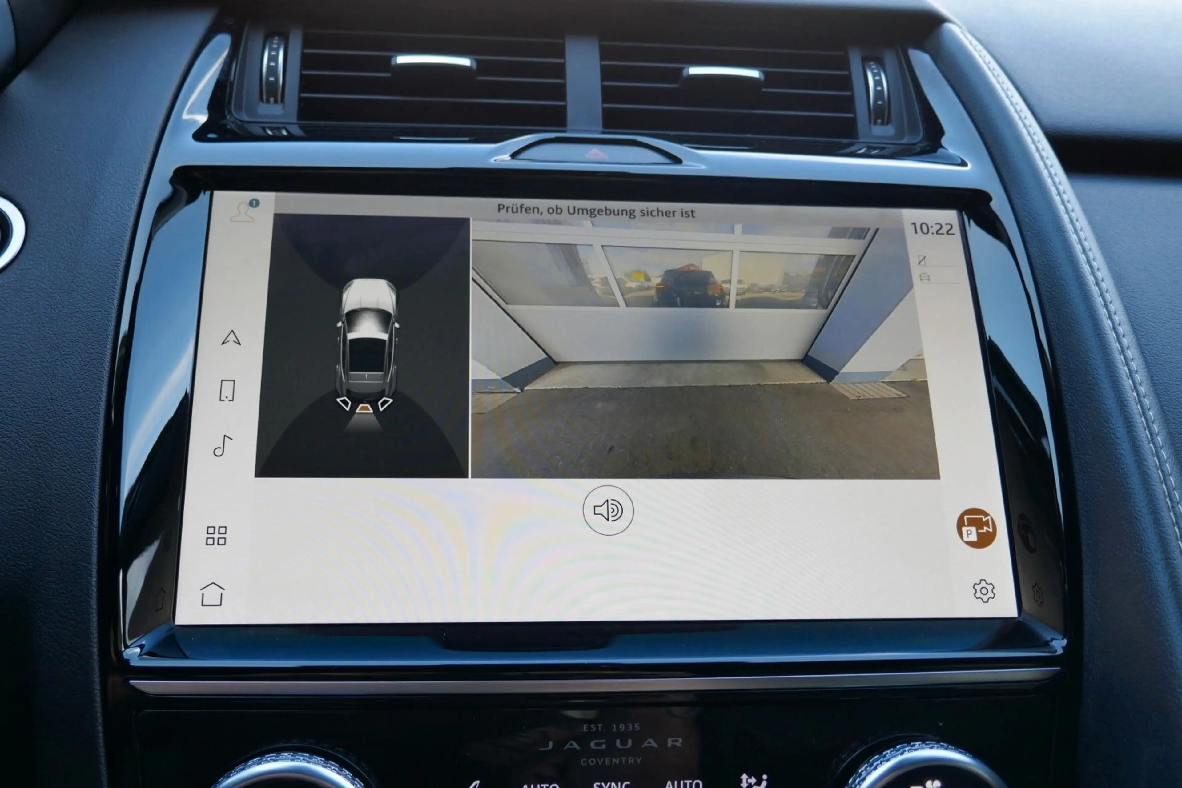 Jaguar E-Pace P200 AWD R-Dynamic 1.HAND LED LEDER — photo 13
