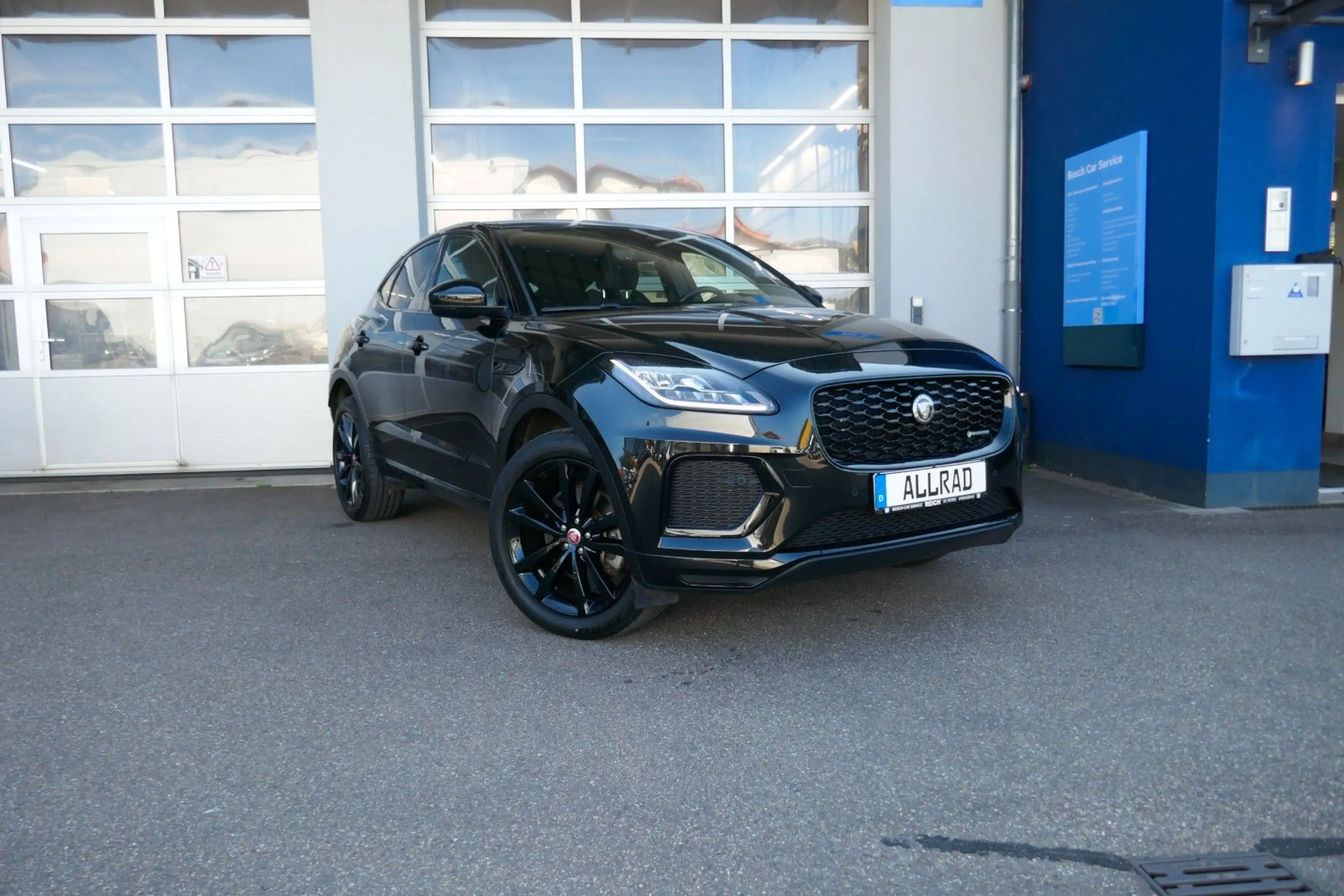 Jaguar E-Pace P200 AWD R-Dynamic 1.HAND LED LEDER — photo 3
