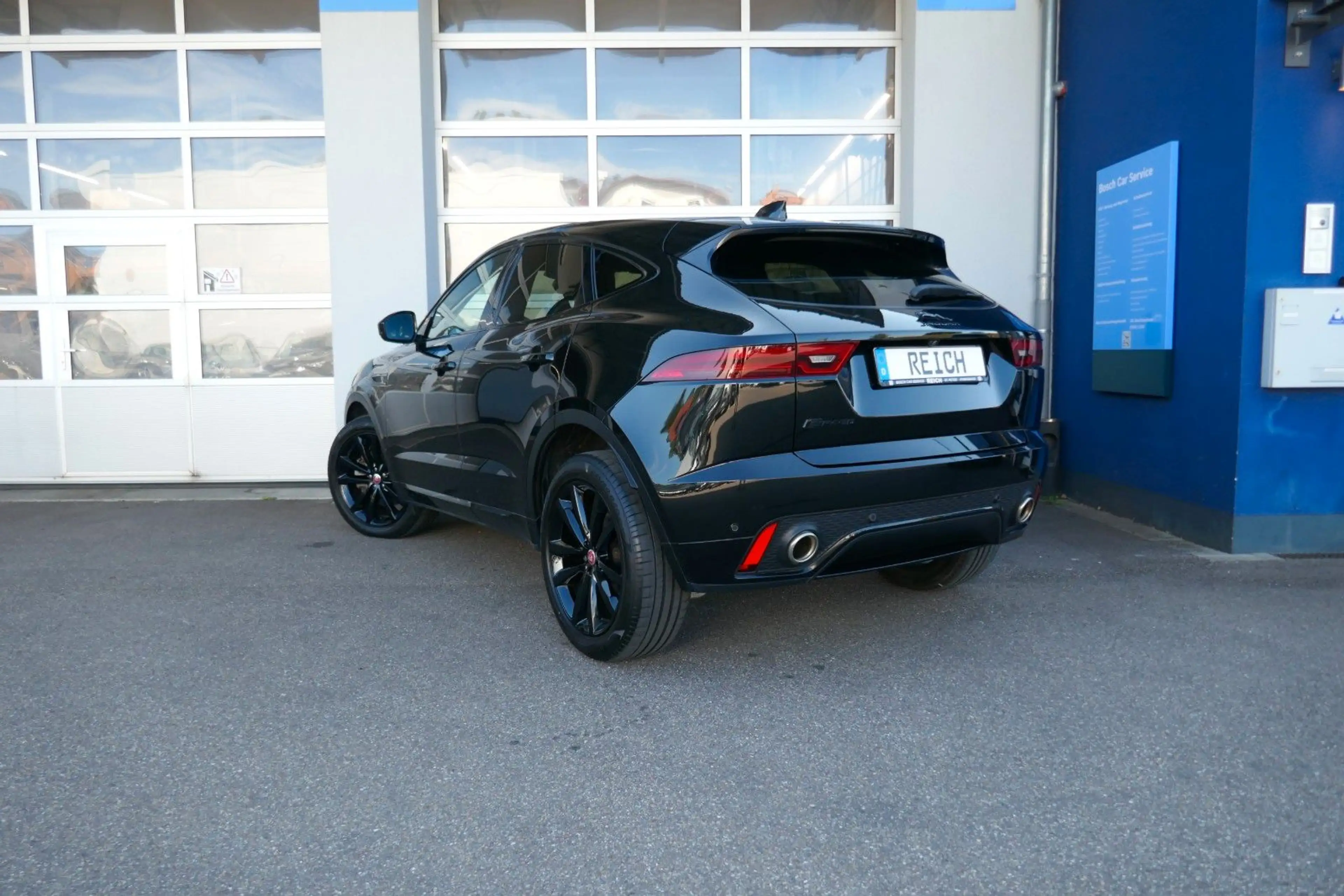Jaguar E-Pace P200 AWD R-Dynamic 1.HAND LED LEDER — photo 2