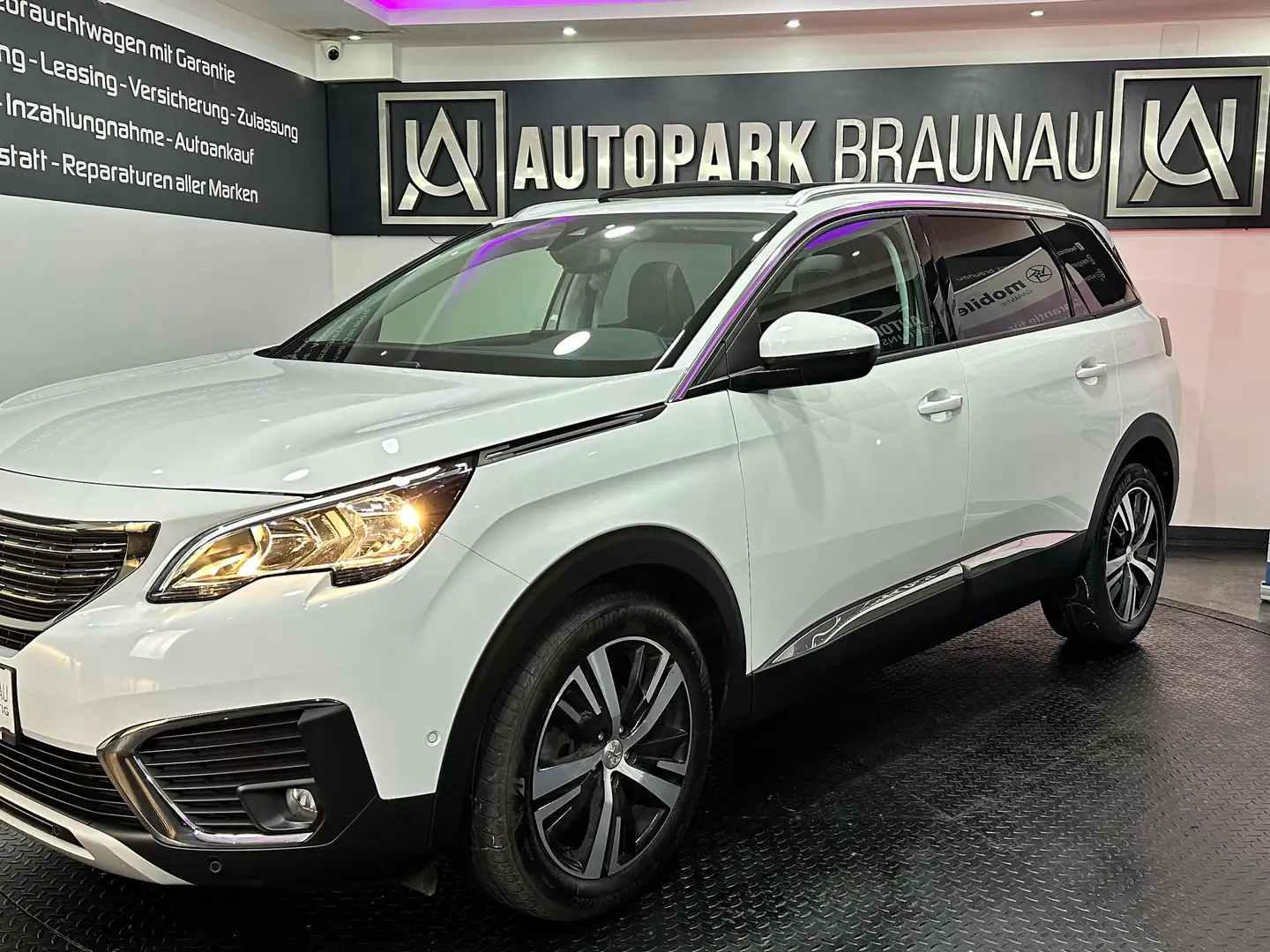 Peugeot 5008 1,2 PureTech Allure Aut. *PANO*KEYLESS* Weiß - 2