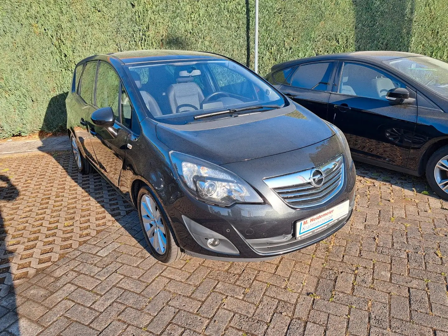 Opel Meriva B Innovation MIT LPG GASANLAGE Schwarz - 2