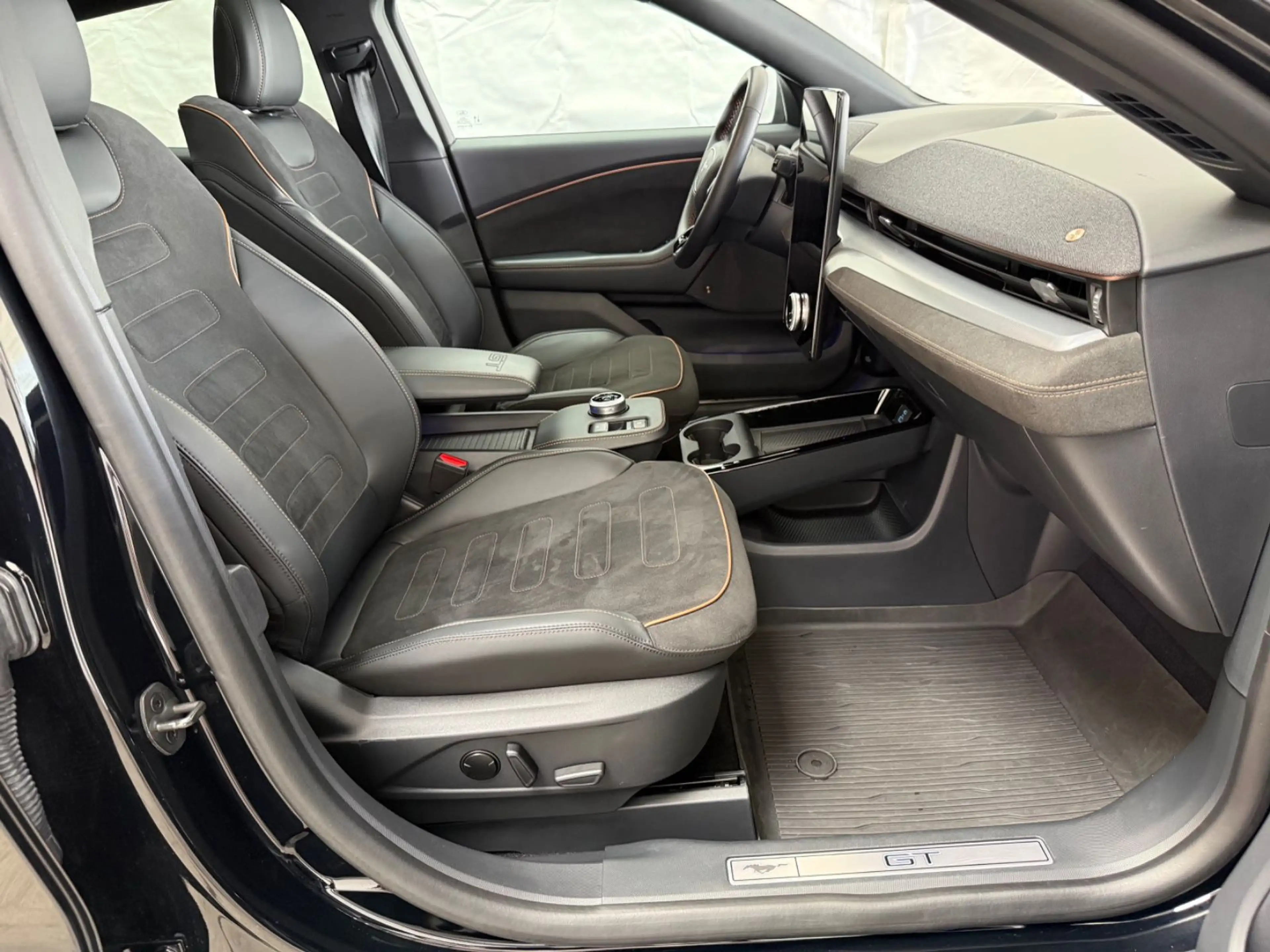 Ford Mustang Mach-E 358kW AWD GT Pano360 B&O 4x4 — photo 10