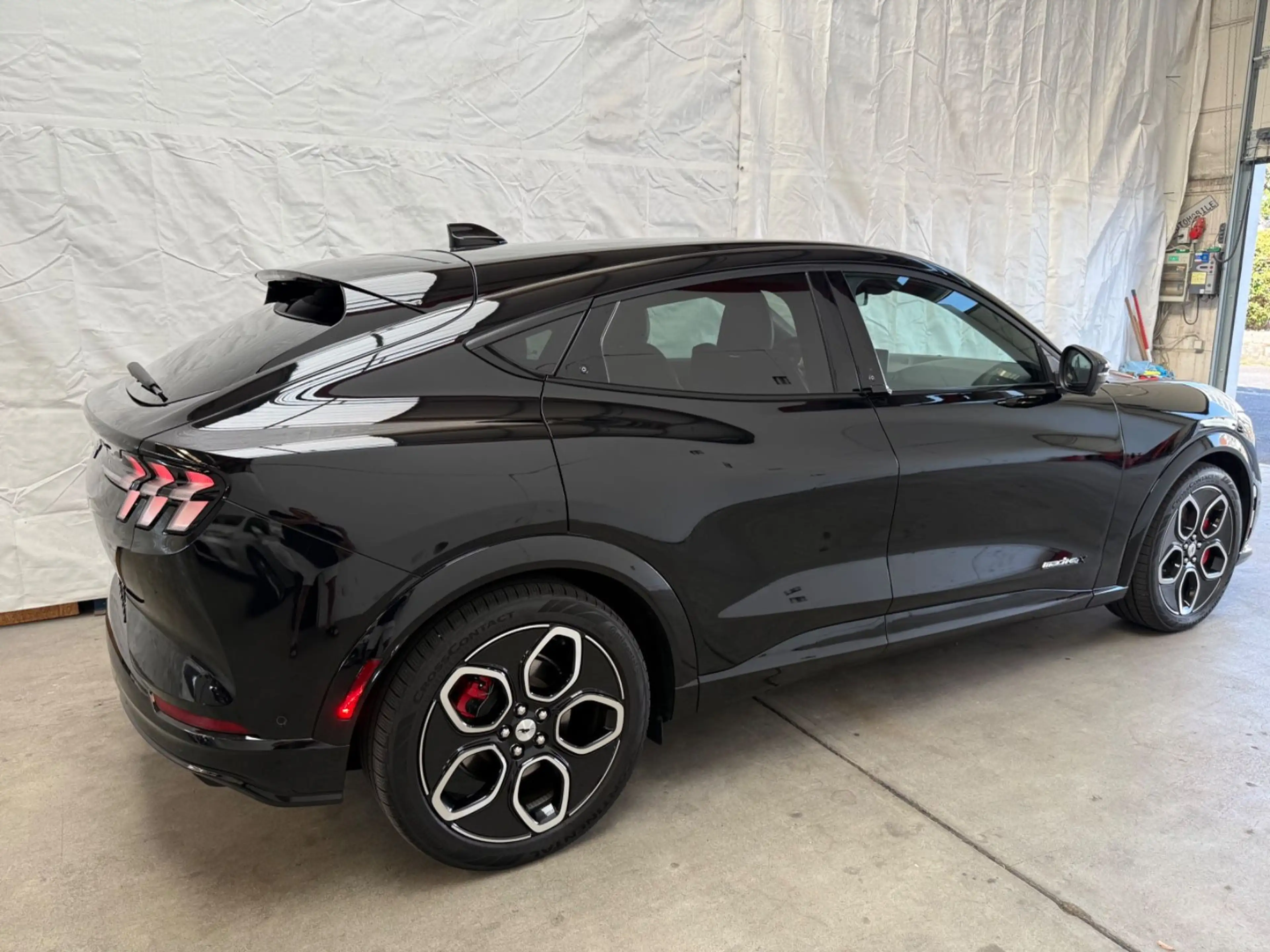 Ford Mustang Mach-E 358kW AWD GT Pano360 B&O 4x4 — photo 5