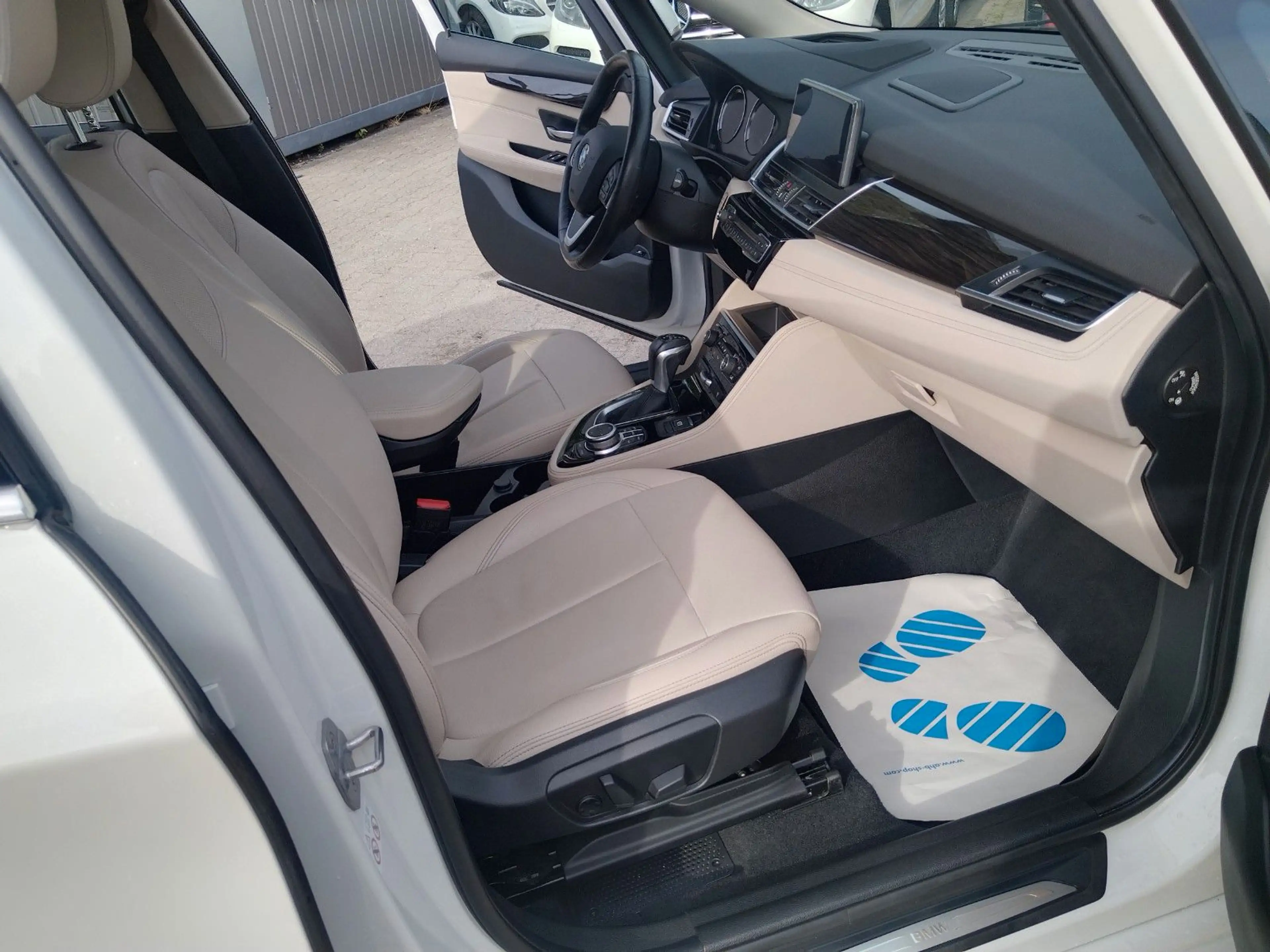 BMW 225 2 Active Tourer 225 xe Luxury Line — photo 13