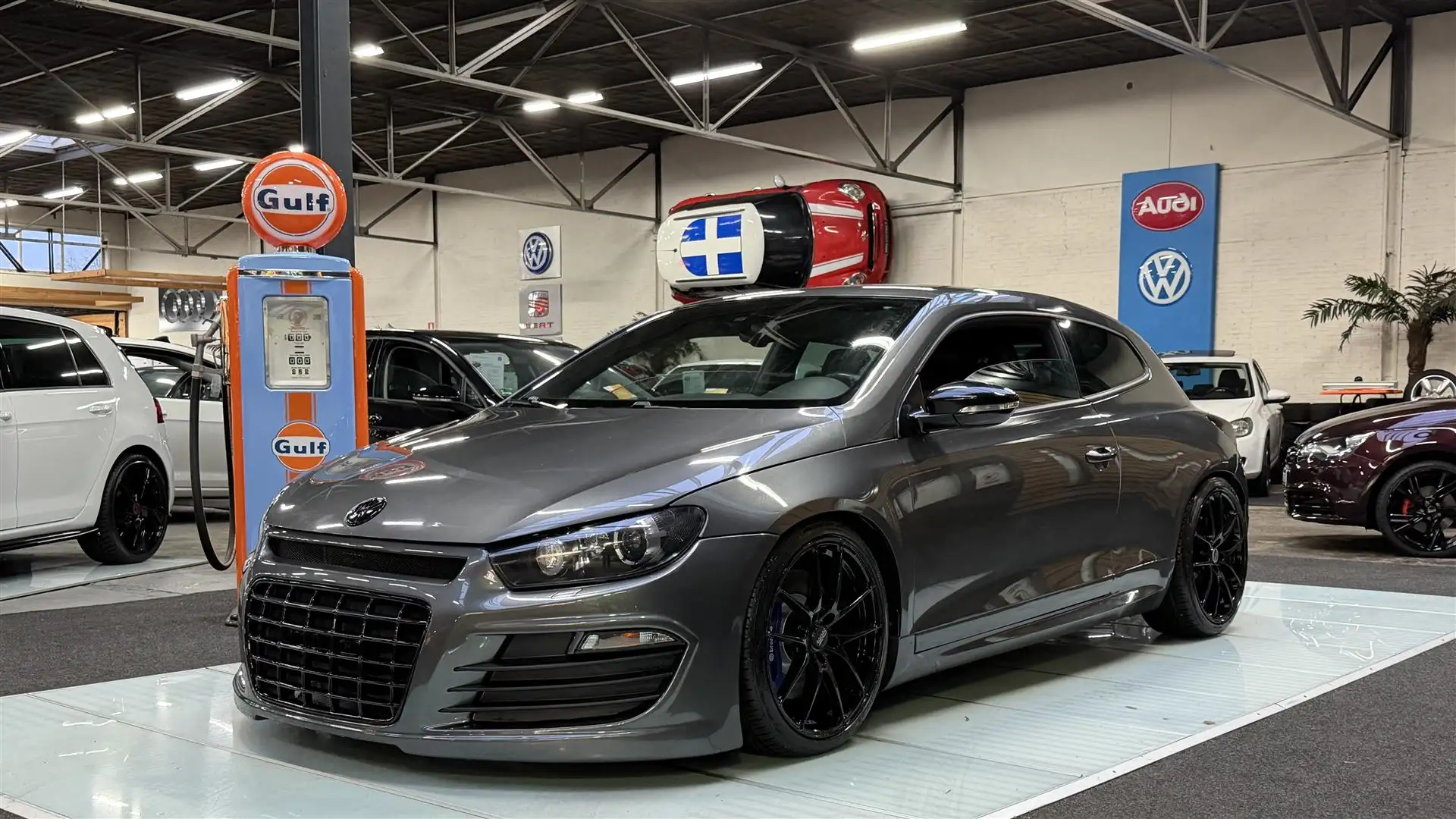 Volkswagen Scirocco 2.0 R Unieke Auto! 119DKM! Navi! Clima! Grau - 1