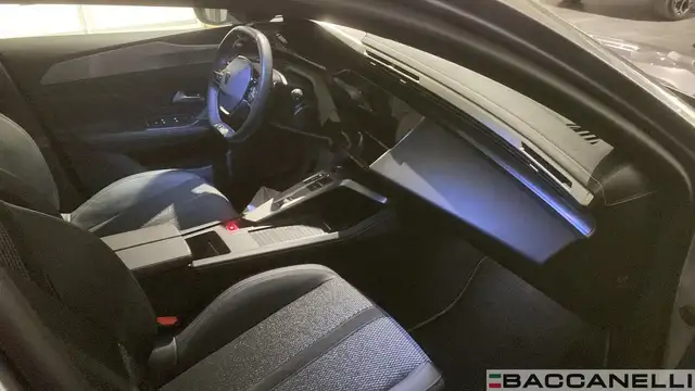 Peugeot 308 view 8