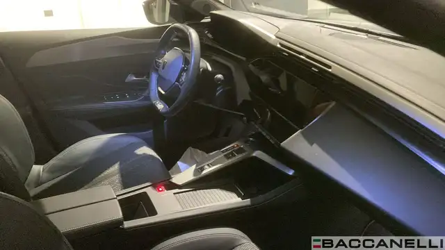 Peugeot 308 view 10