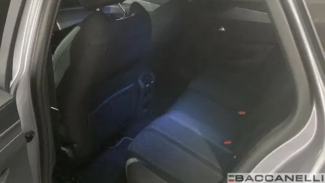 Peugeot 308 view 11