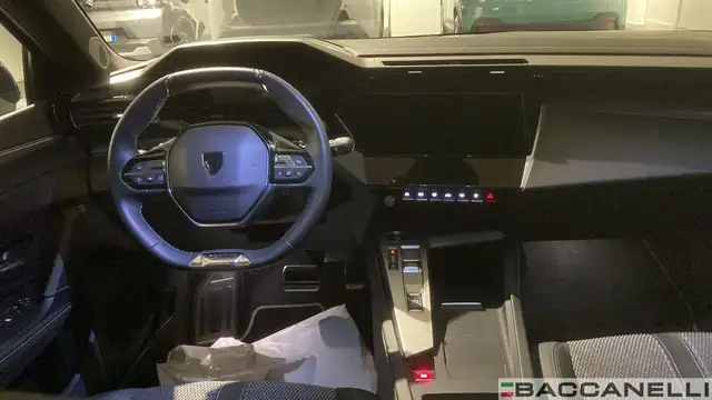 Peugeot 308 view 12