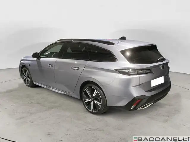 Peugeot 308 view 2