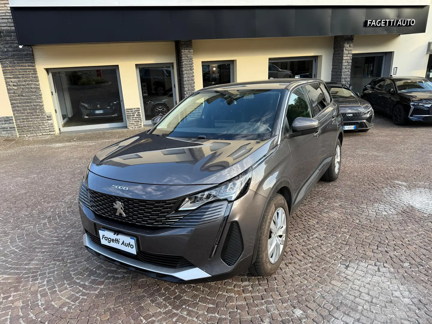 Peugeot 5008 1.5 BLUEHDI 130CV EAT8 BUSINESS 7 POSTI Gris - 1