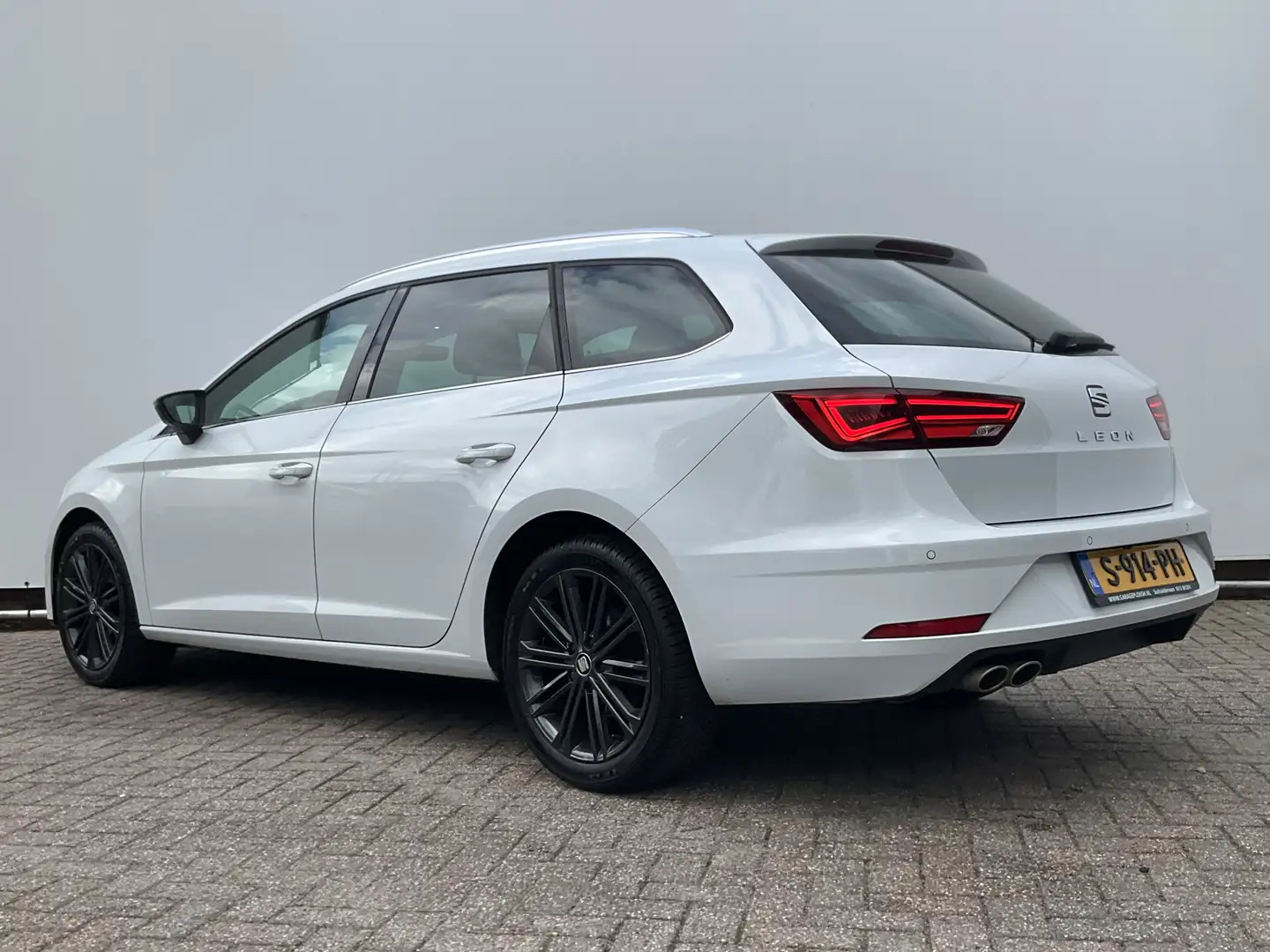 SEAT Leon ST 1.5 TSI Xcellence Intense Automaat Virtual Stoe Blanco - 2