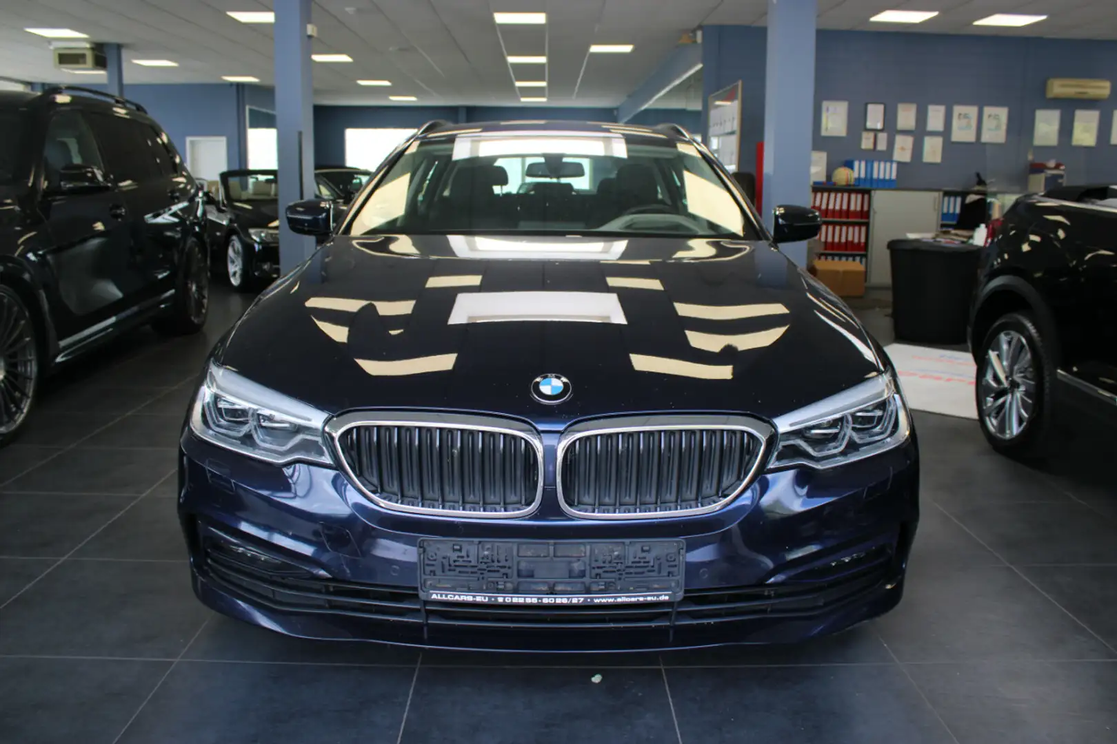 BMW 530 530D xDrive Touring Aut. Sport Line Blau - 2