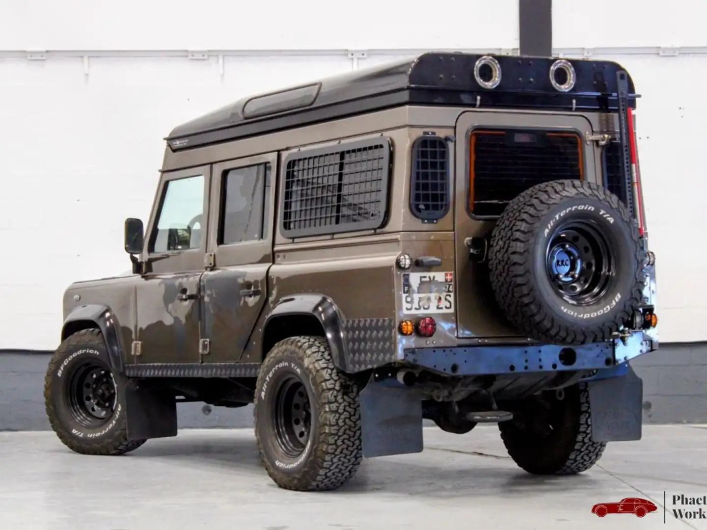 Land Rover Defender Station Wagon 2.5 Td5 4x4 2495cm3 122cv - Equipeme Beige - 2