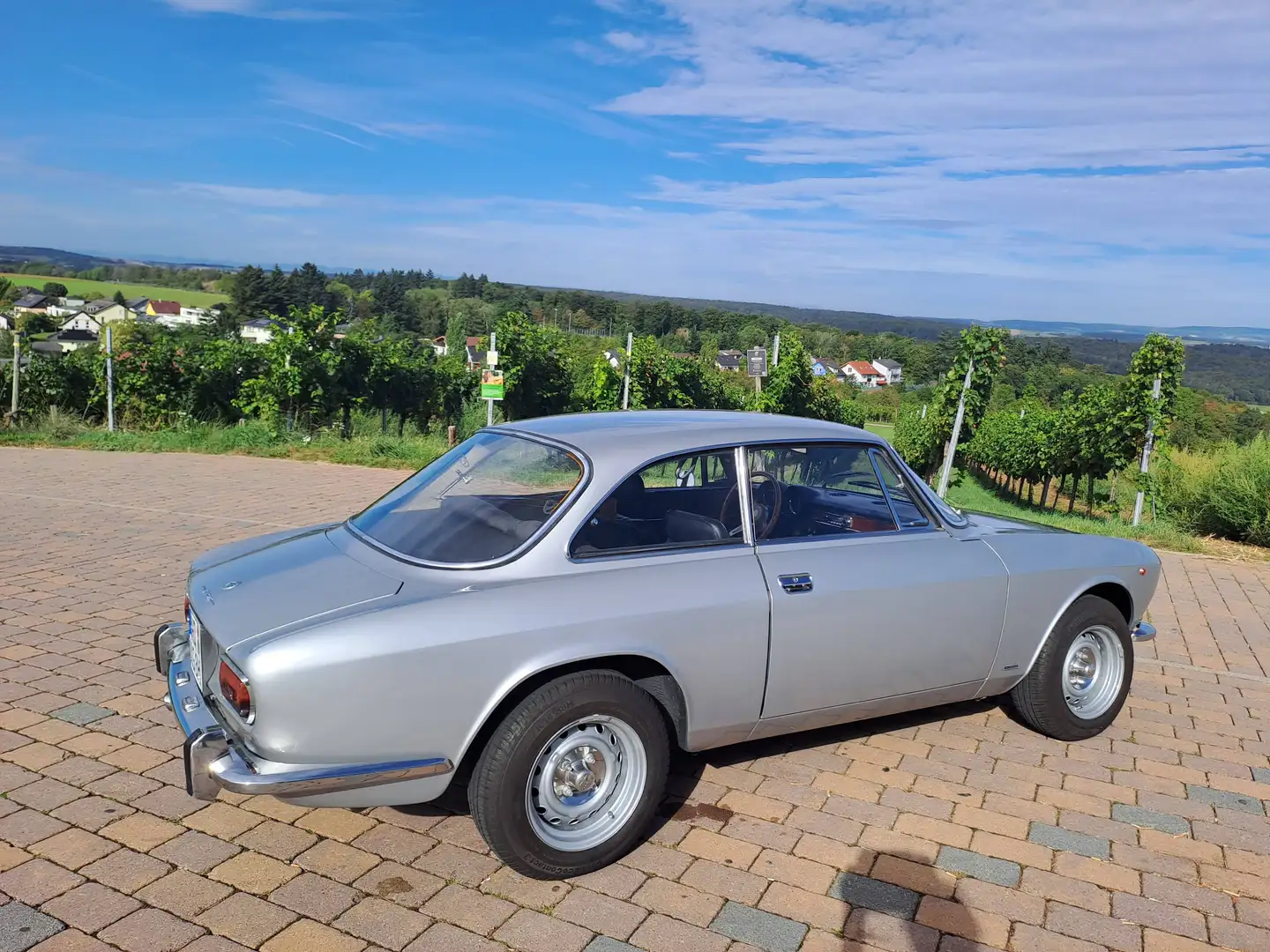 Alfa Romeo 1750 GTV Bertone Silber - 2