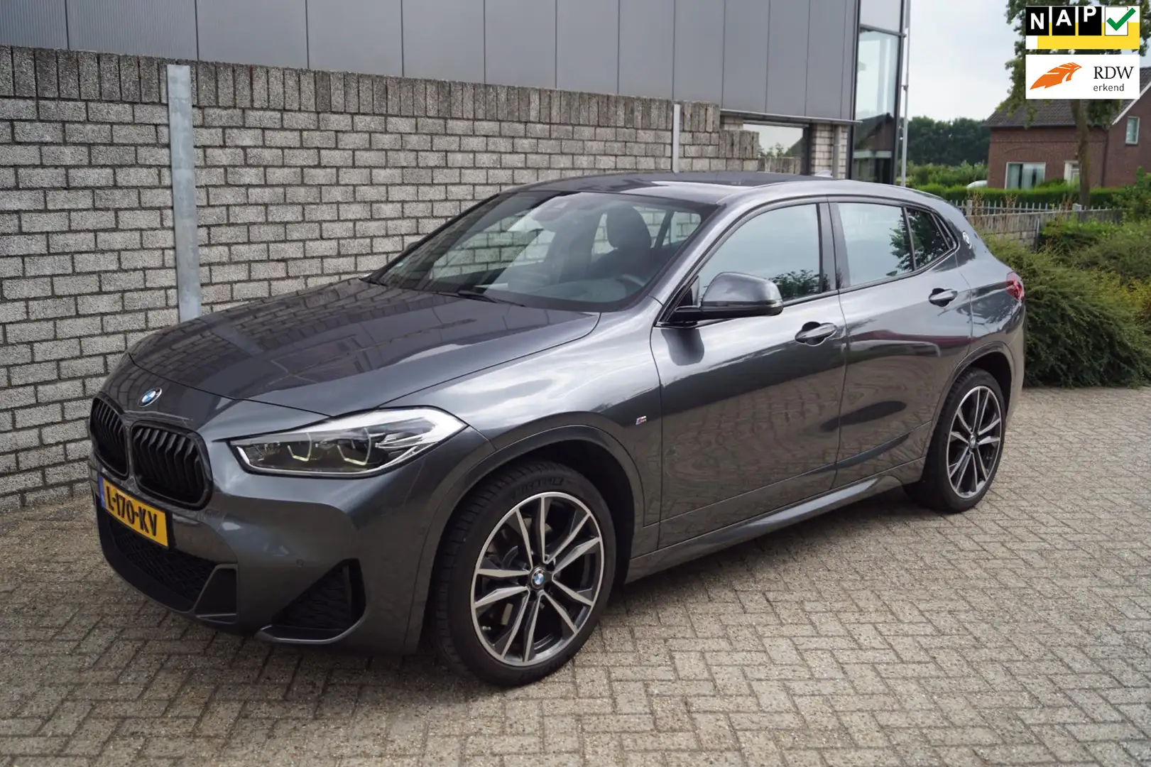 BMW X2 XDrive20i High Executive M Sport Autom Sportst Sto Grijs - 1