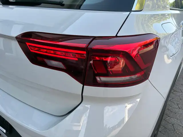 Volkswagen T-Roc view 7