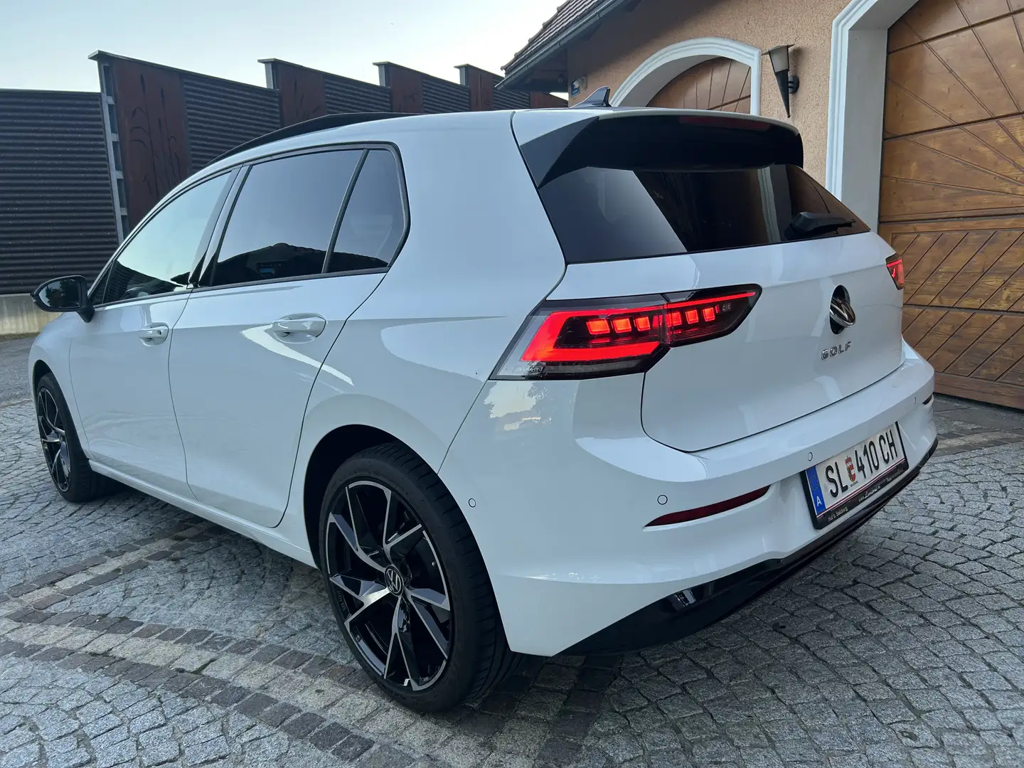 Volkswagen Golf 2,0 TDI Life Black Ed. - 2