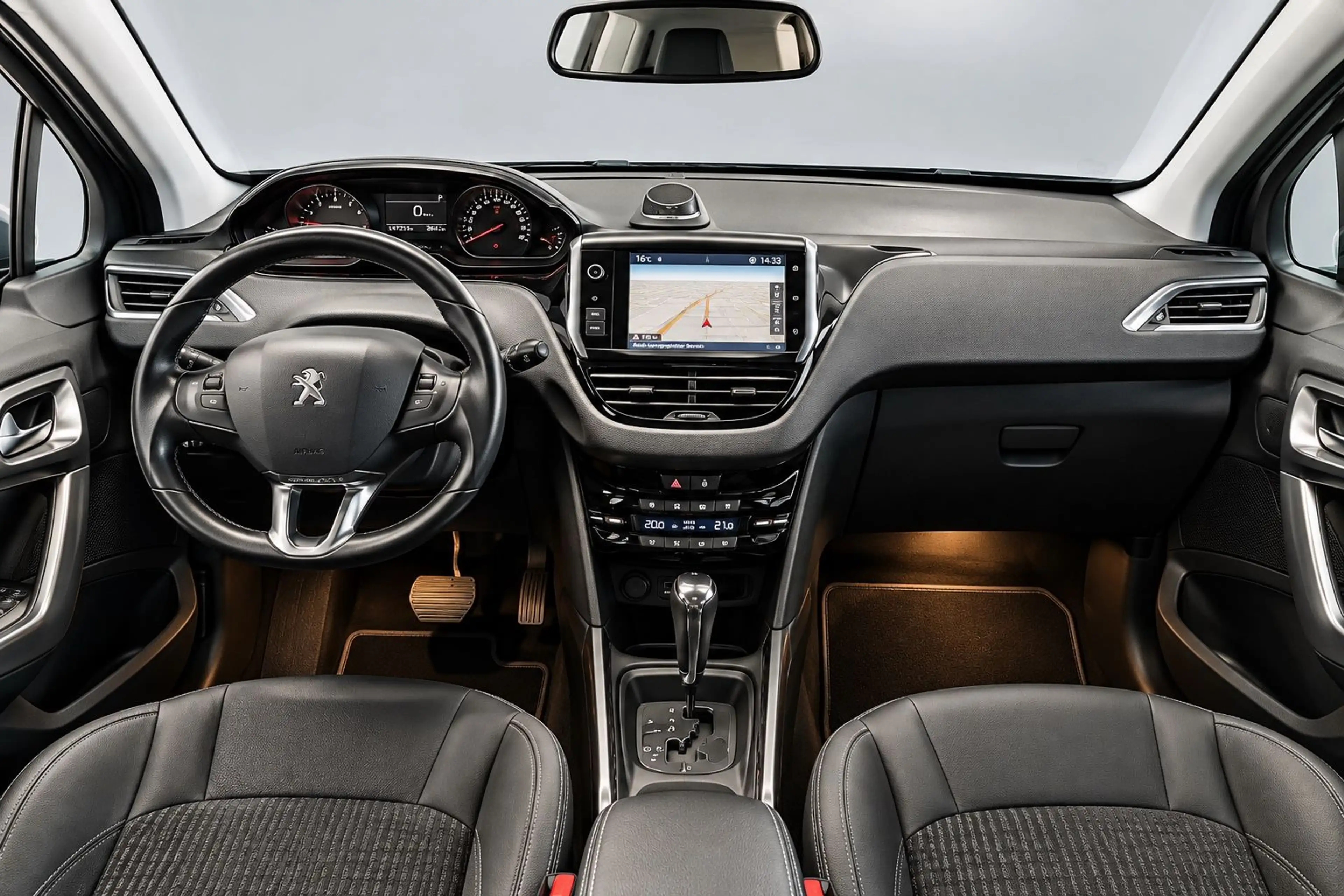 Peugeot 2008 Allure AUTOMATIK! AHK! PANO! NAVI! PDC! — photo 5