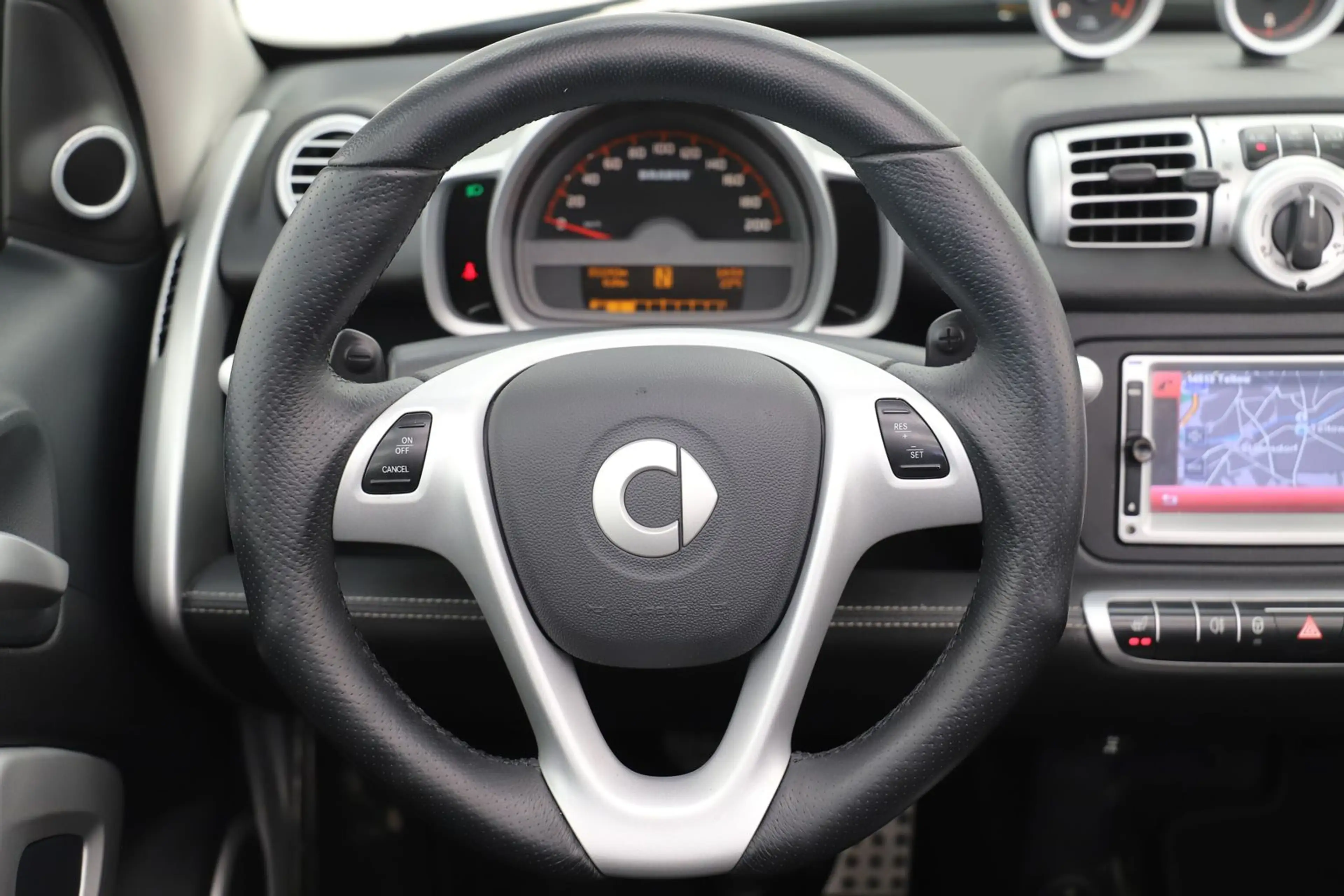smart forTwo Cabrio Brabus 102PS Xclusive Navi Servo — photo 20
