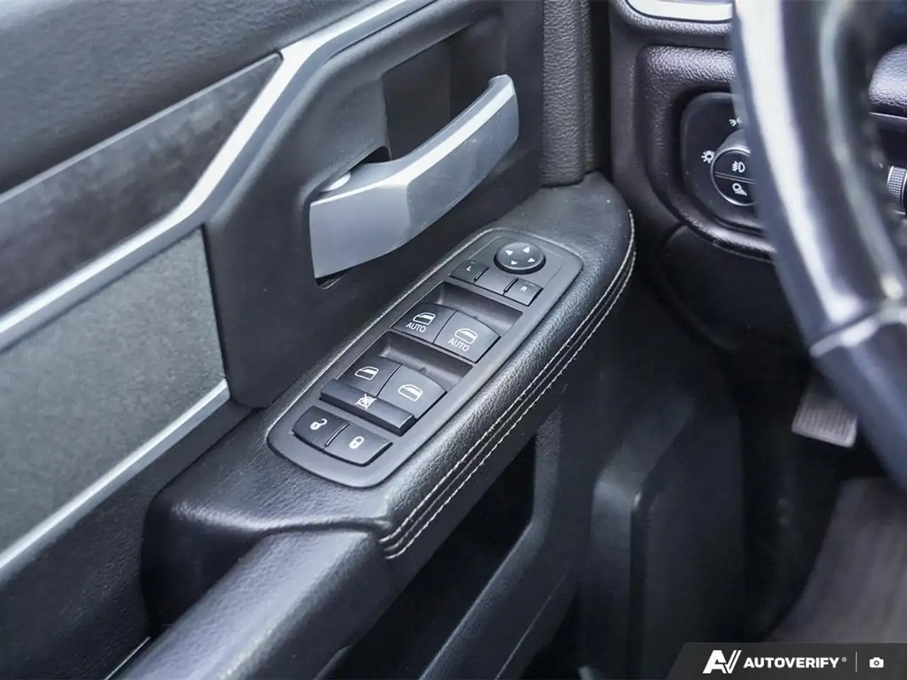 RAM 2500 снимка RAM 2500