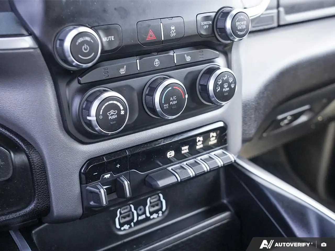 RAM 2500 снимка RAM 2500