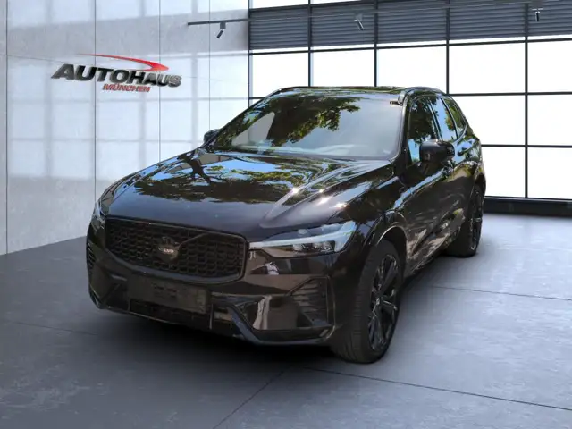 Volvo XC60 view 3
