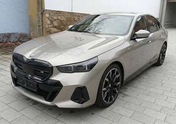 M60 xDrive Head UP AHK Komfortsitz Lenkradh. ACC Leder Ambiente