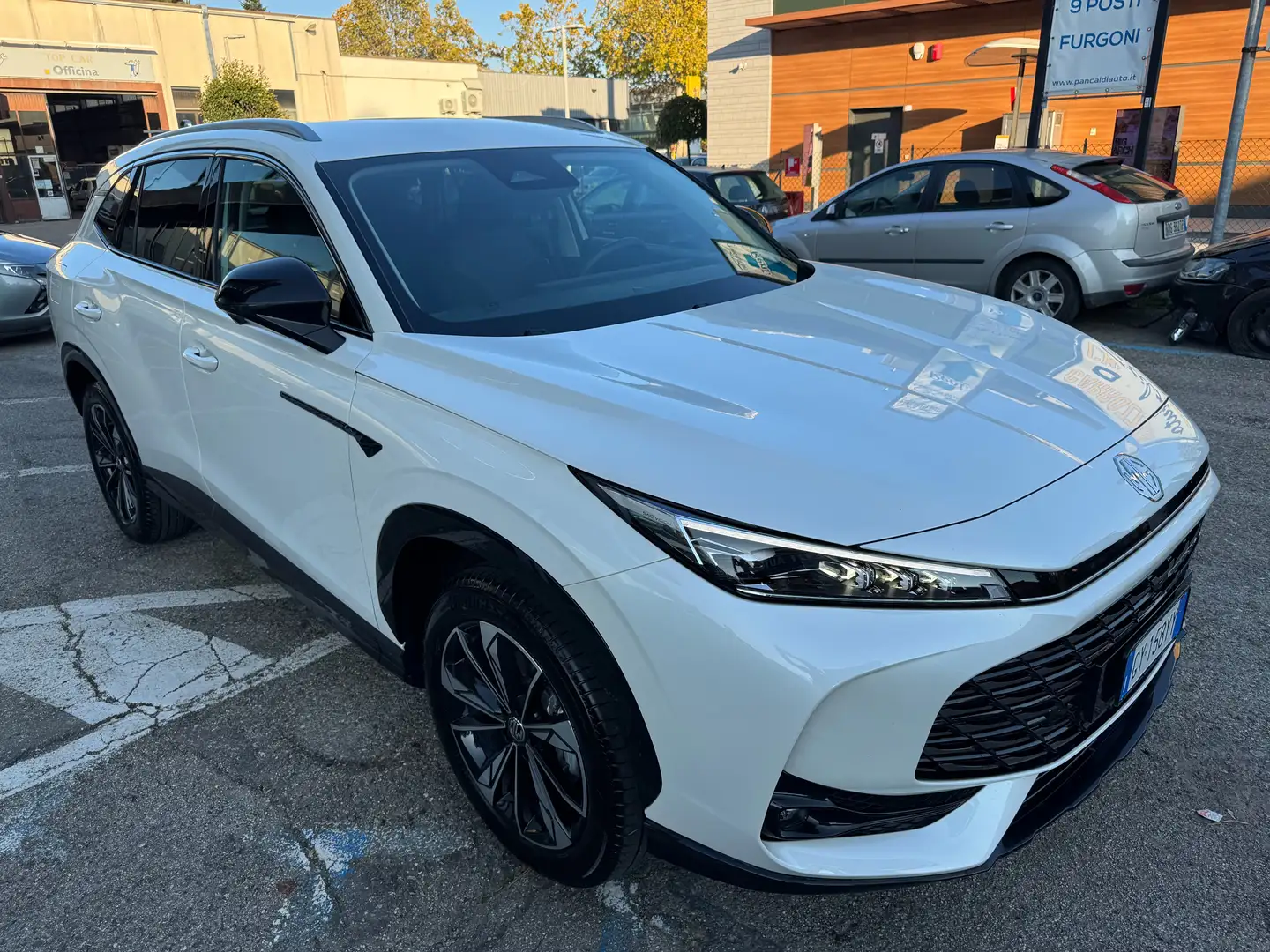 MG HS 1.5 Comfort,NAVY,FULL LED,19'',14.000km,KEYLESS,VE Bianco - 2