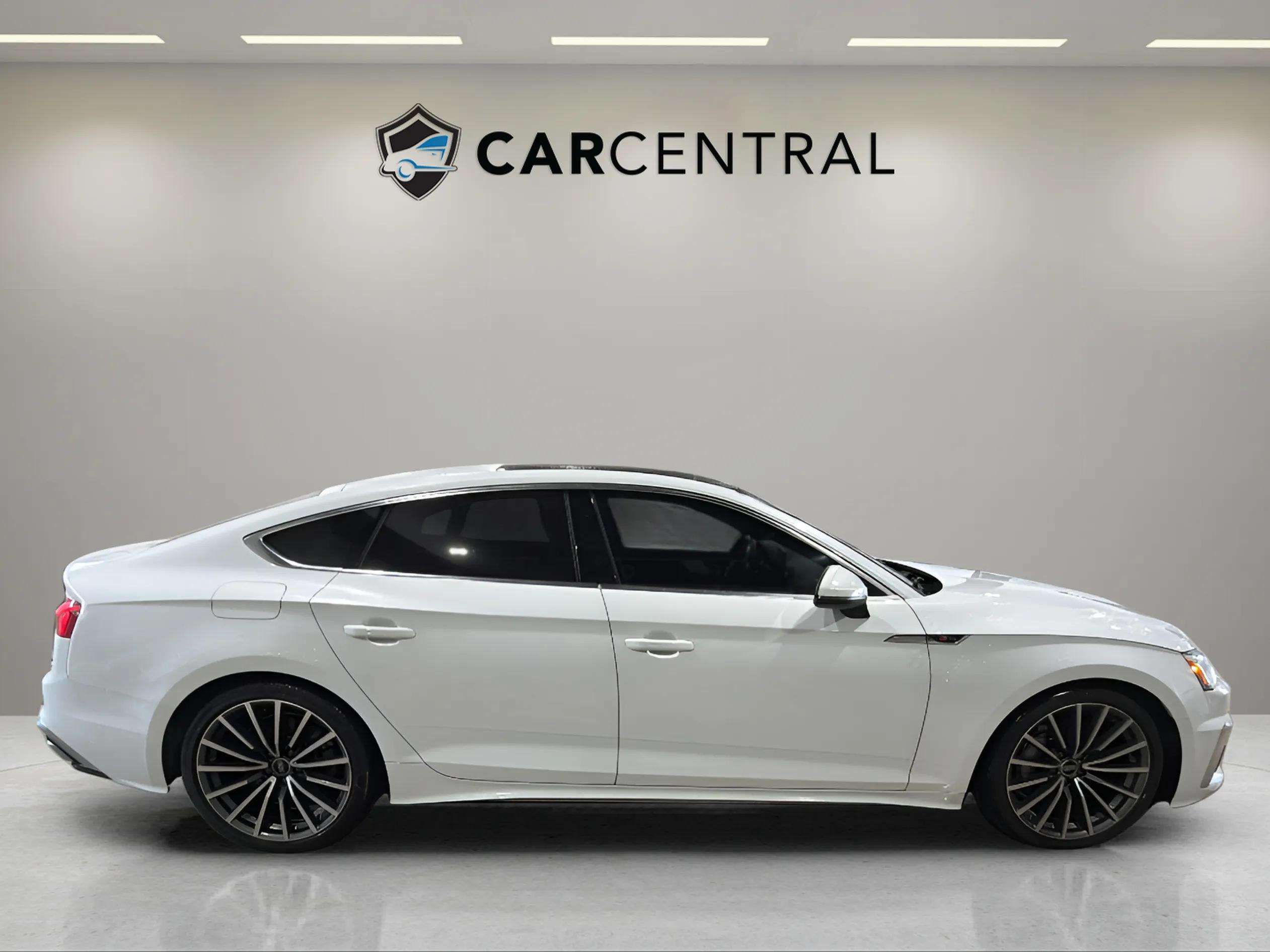 2022 Audi A5 PROGRESSIV S-LINE| LEATHER | ROOF | CLEAN CARFAX thumb 6