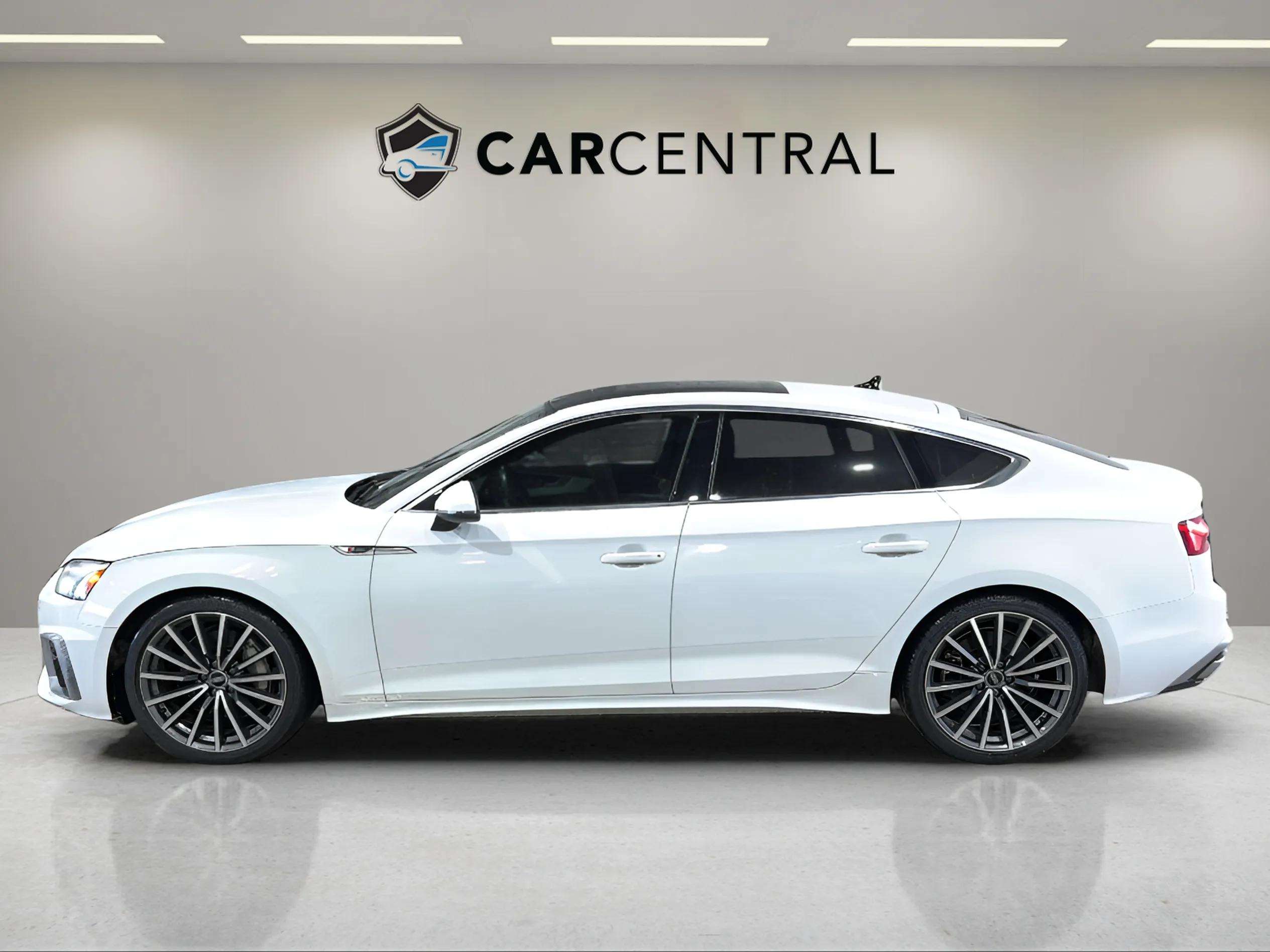 2022 Audi A5 PROGRESSIV S-LINE| LEATHER | ROOF | CLEAN CARFAX alt 2