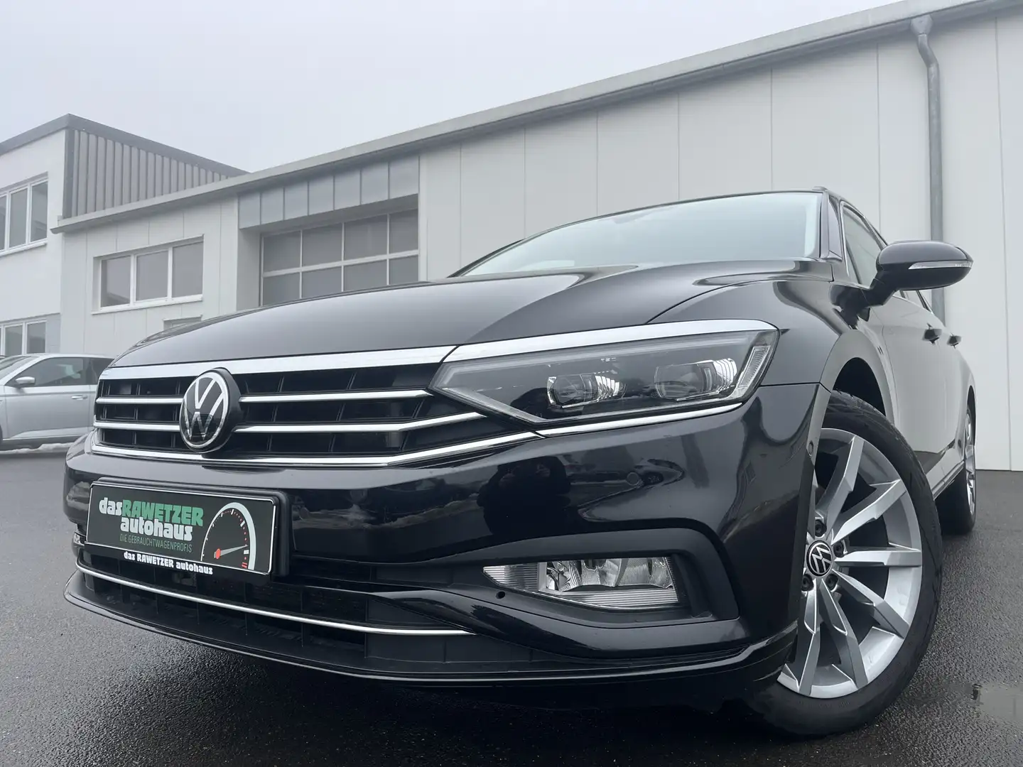Volkswagen Passat Variant 2.0 TDI DSG Business 175€ m.20% Anz. AHK ActInfo Noir - 1